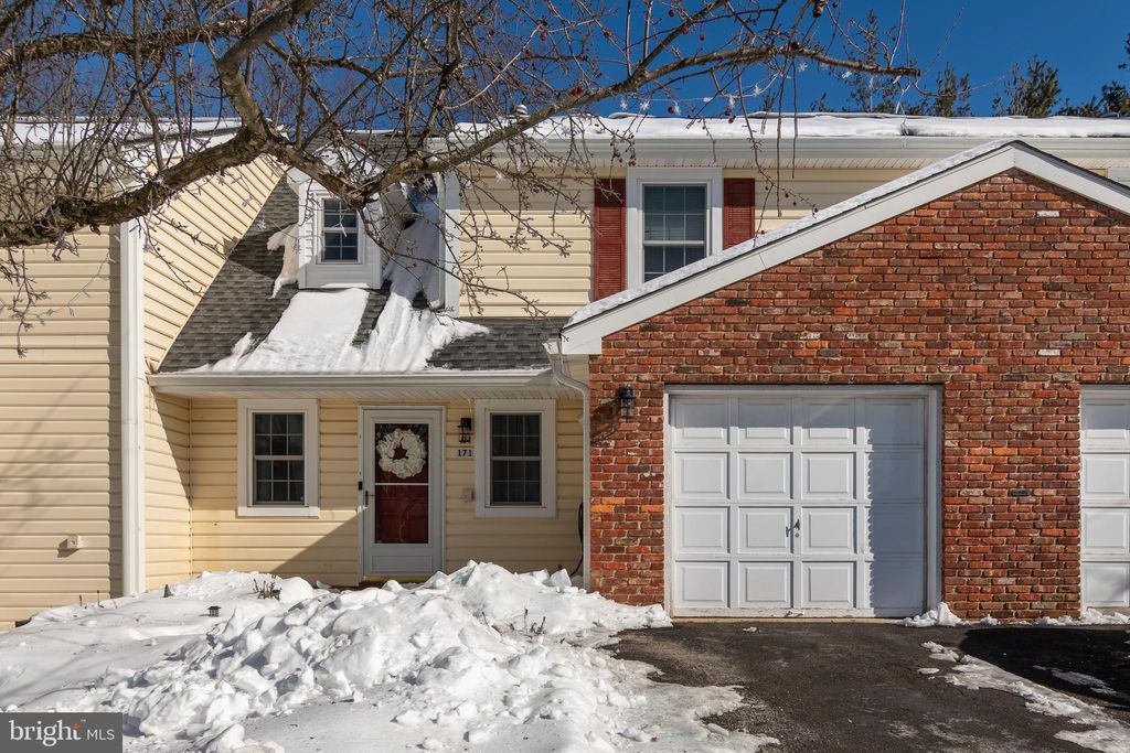 Photo of 171 Beckett Place, SOMERSET, NJ 08873 (MLS # NJSO2005214)