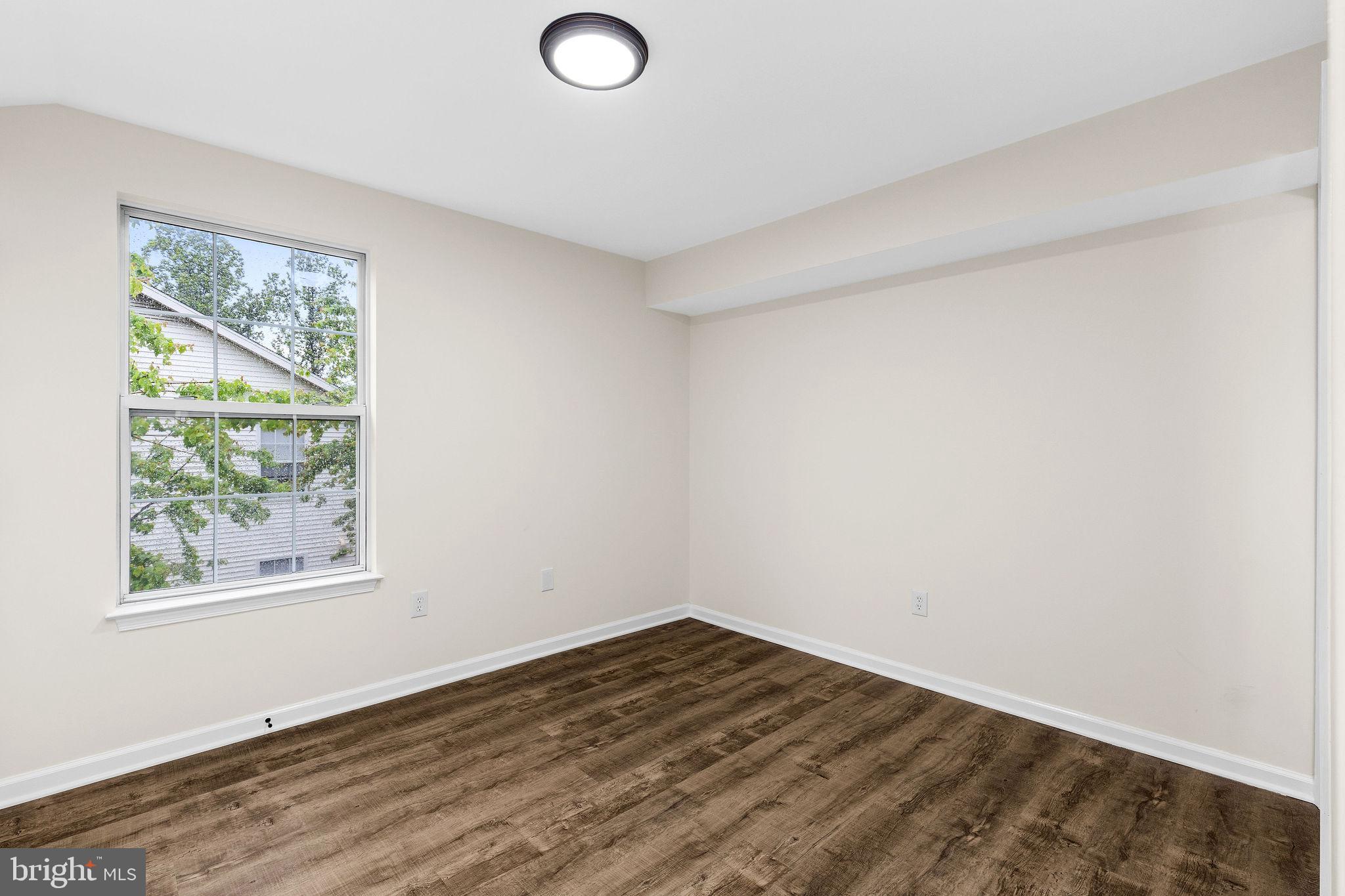 FOUNDERS WALK - Residential