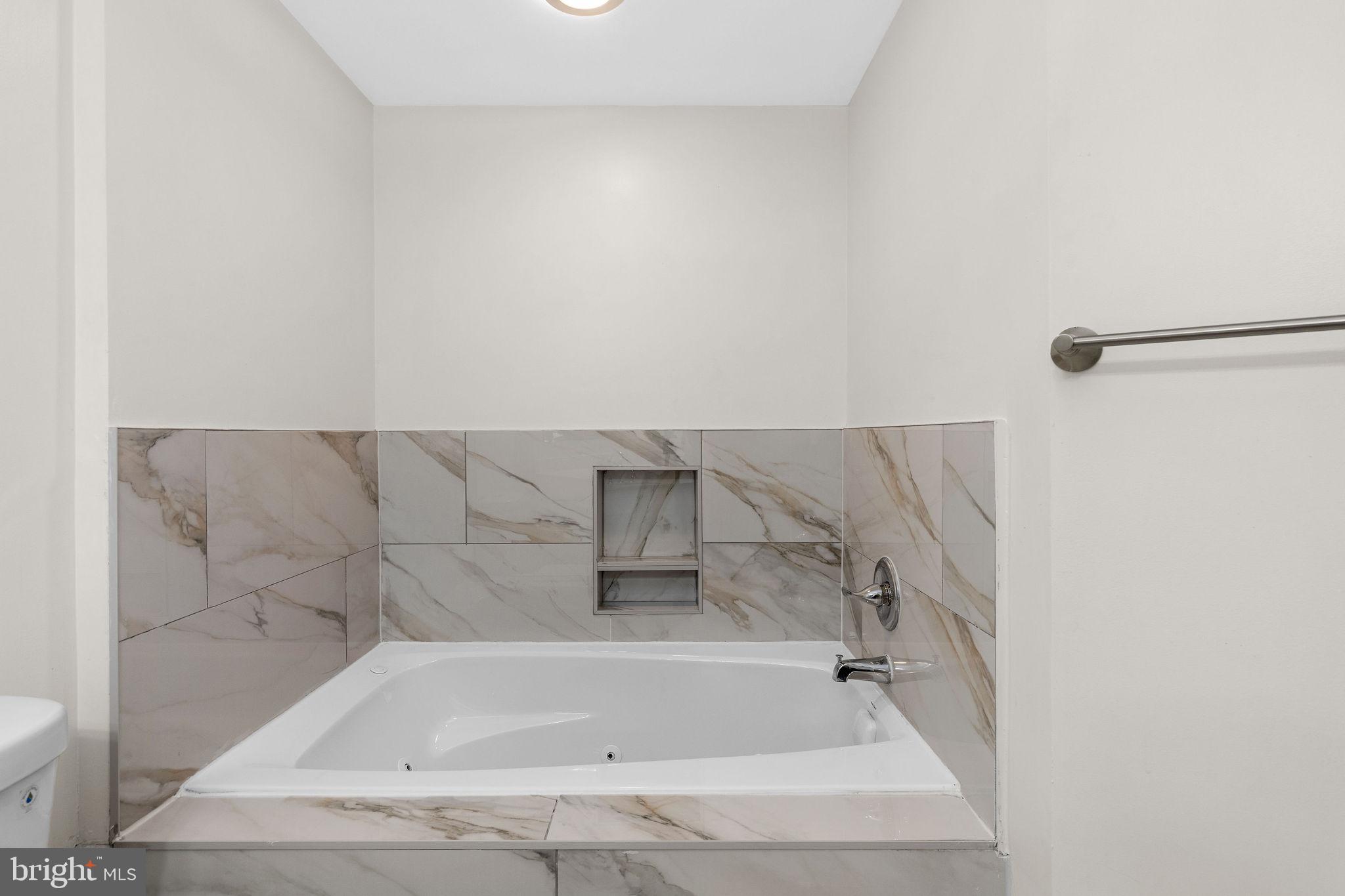 FOUNDERS WALK - Residential