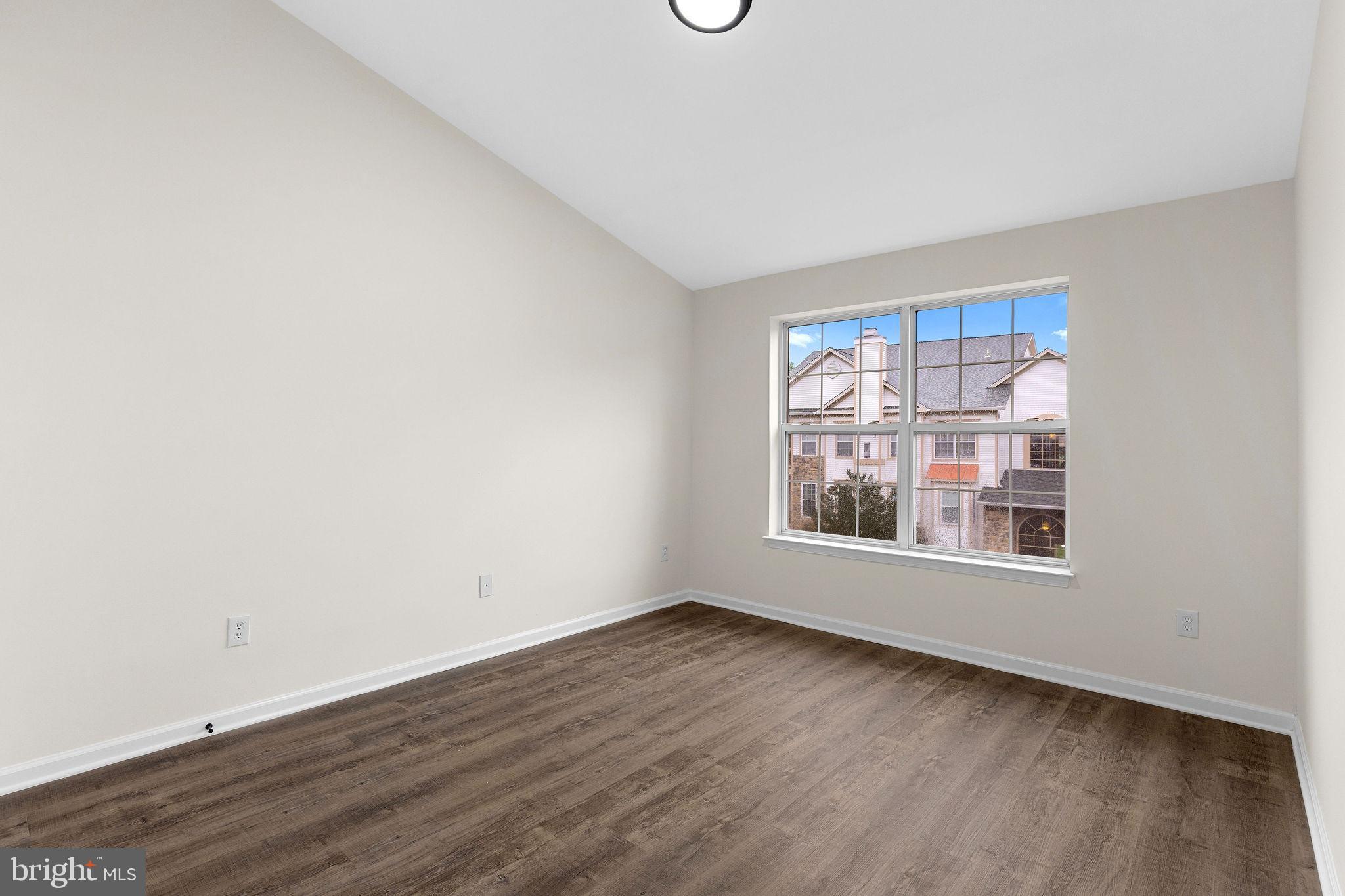 FOUNDERS WALK - Residential