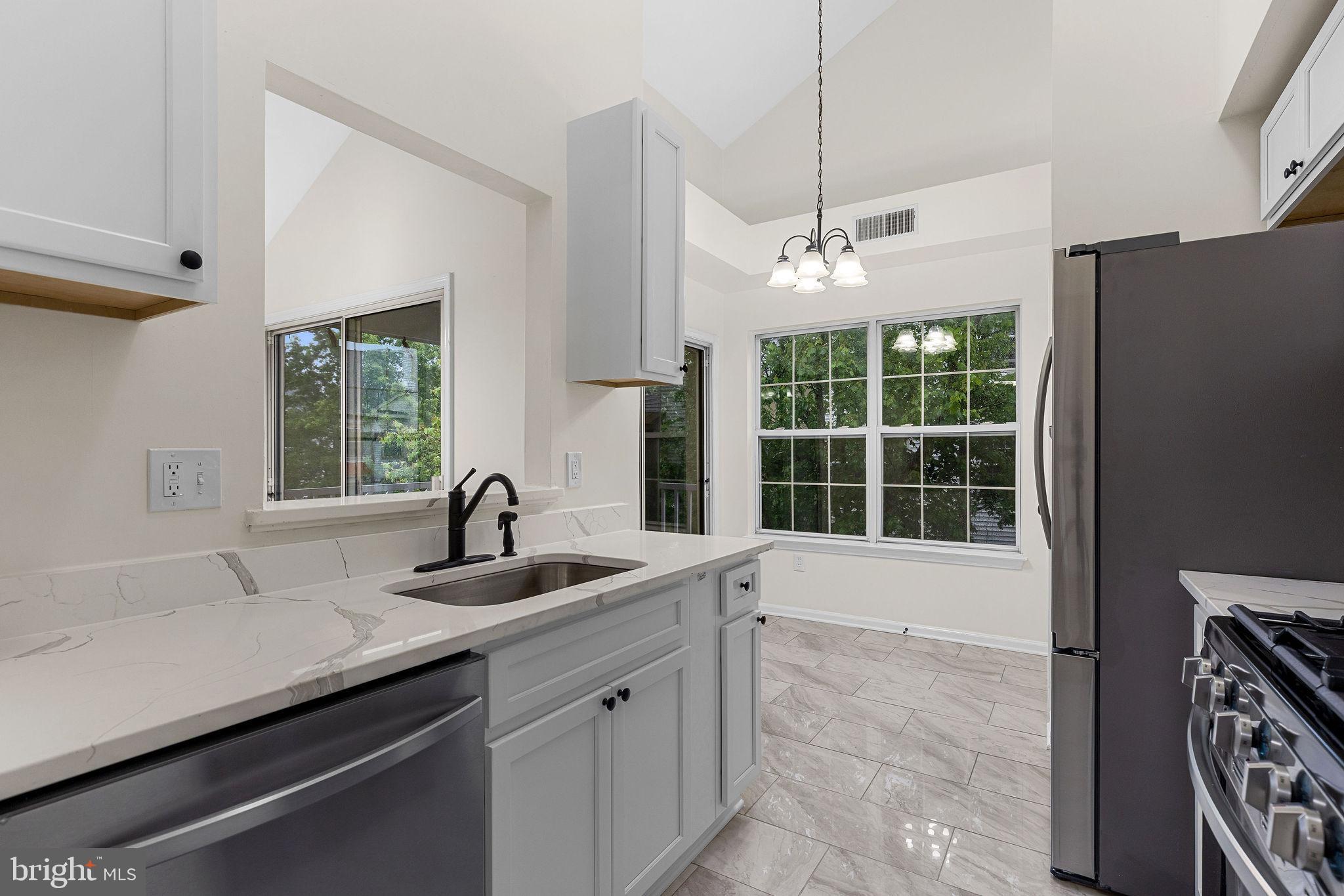 FOUNDERS WALK - Residential