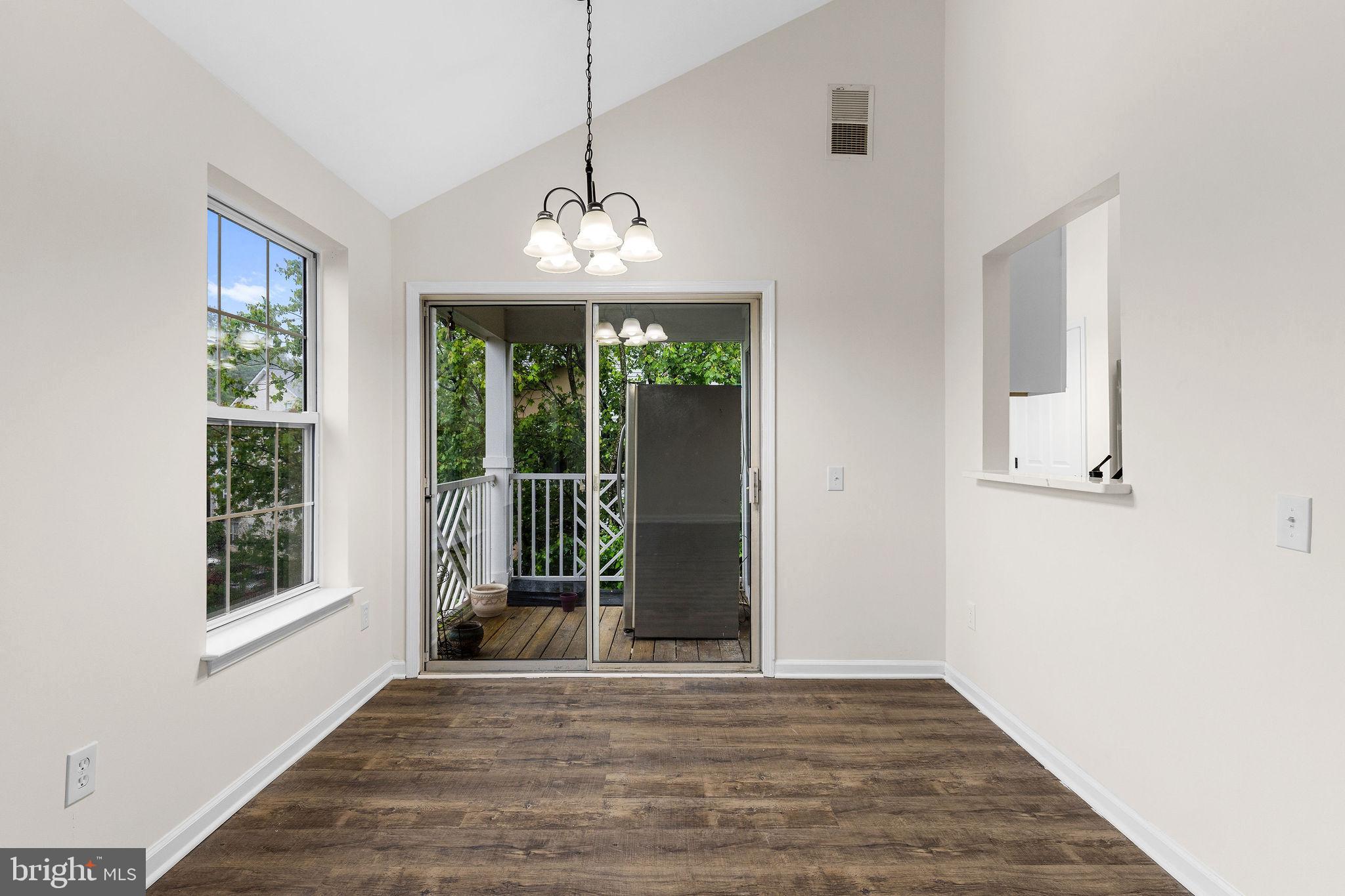 FOUNDERS WALK - Residential