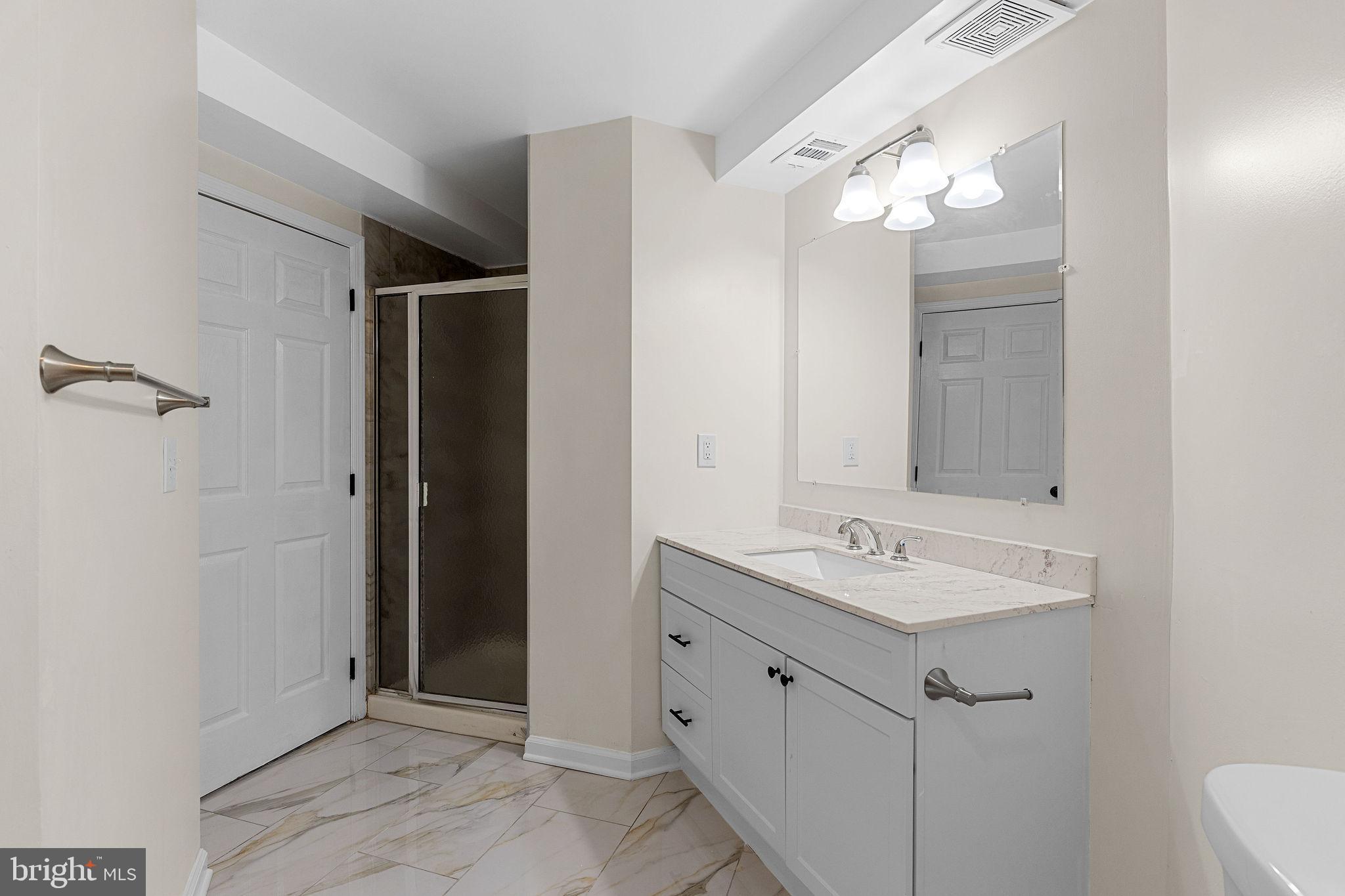 FOUNDERS WALK - Residential