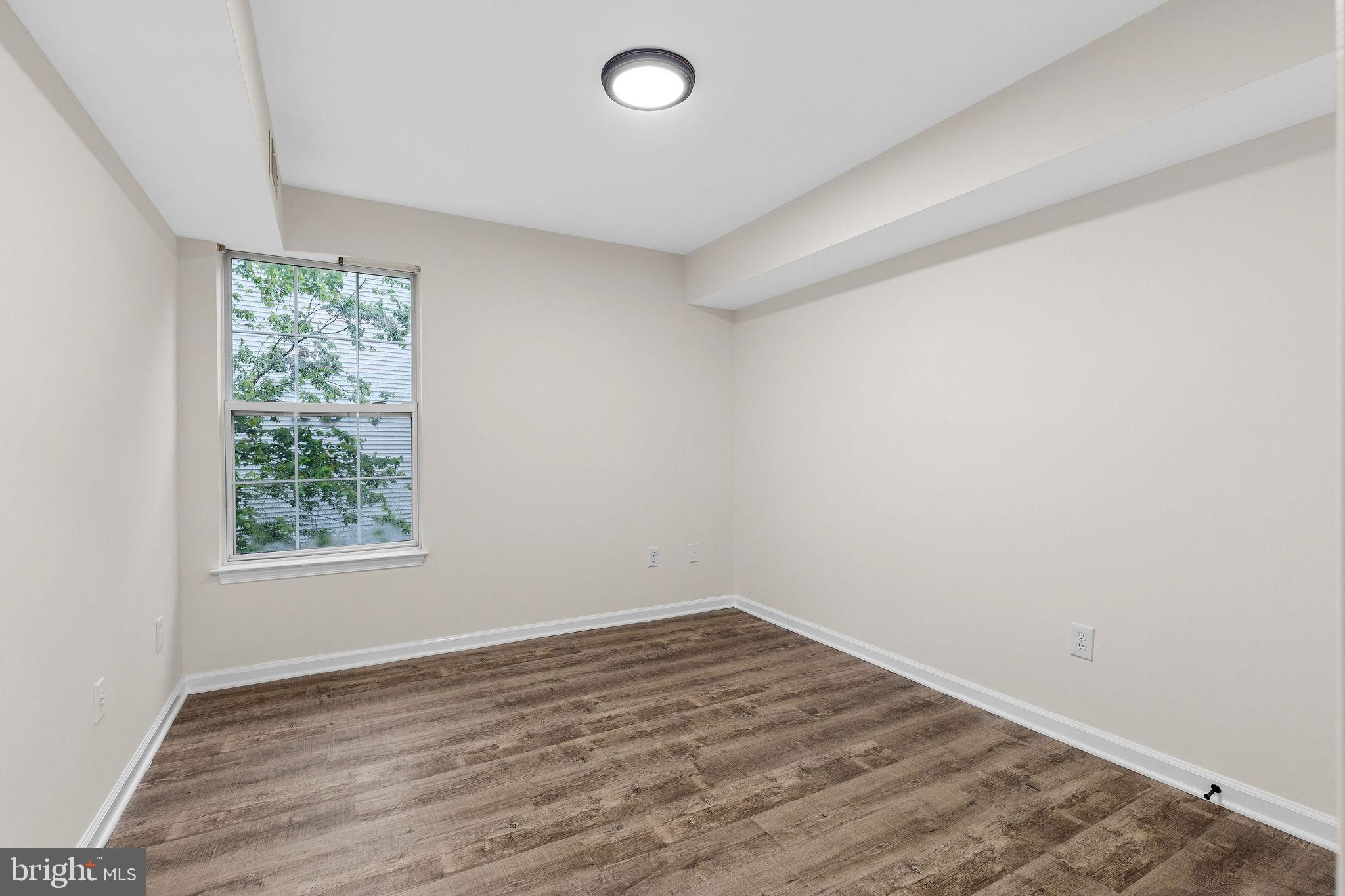 FOUNDERS WALK - Residential