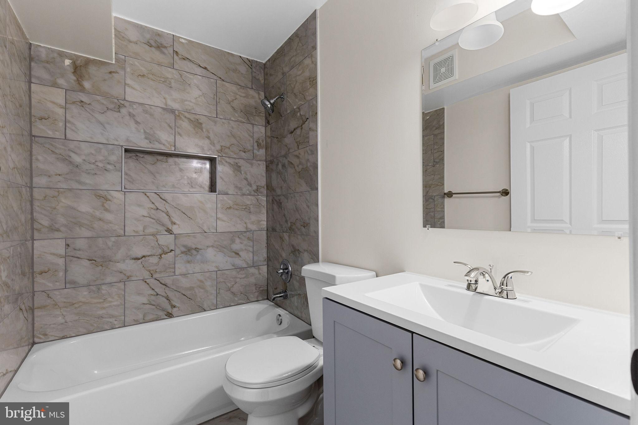 FOUNDERS WALK - Residential