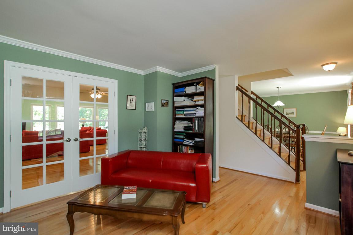 KINGS HILL - Residential