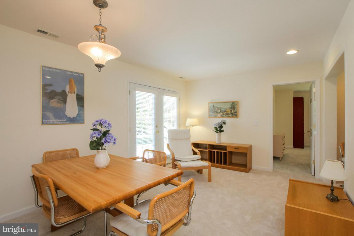 KINGS HILL - Residential