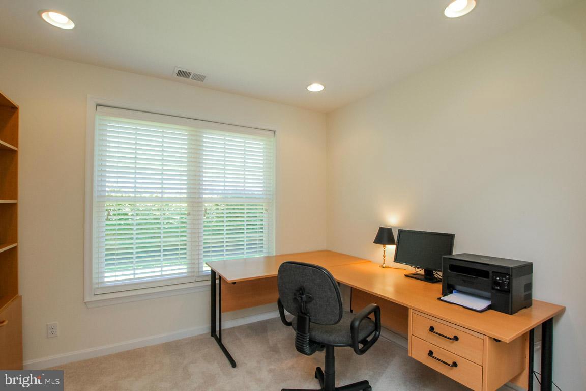 KINGS HILL - Residential