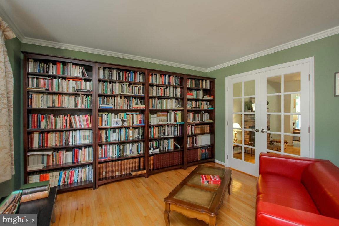 KINGS HILL - Residential