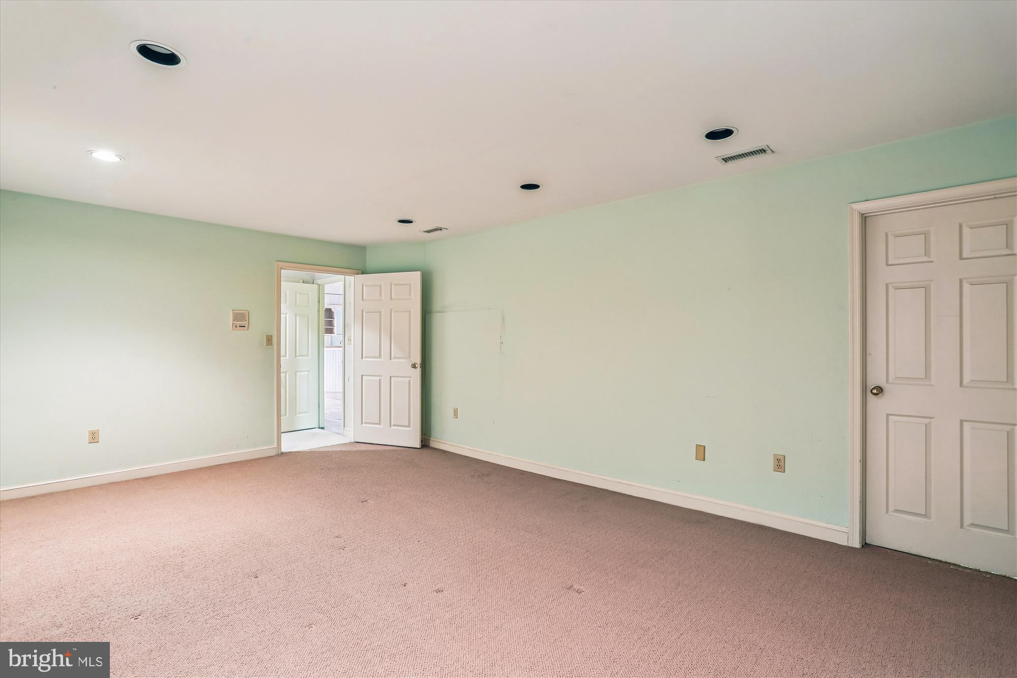 FALCONHURST - Residential