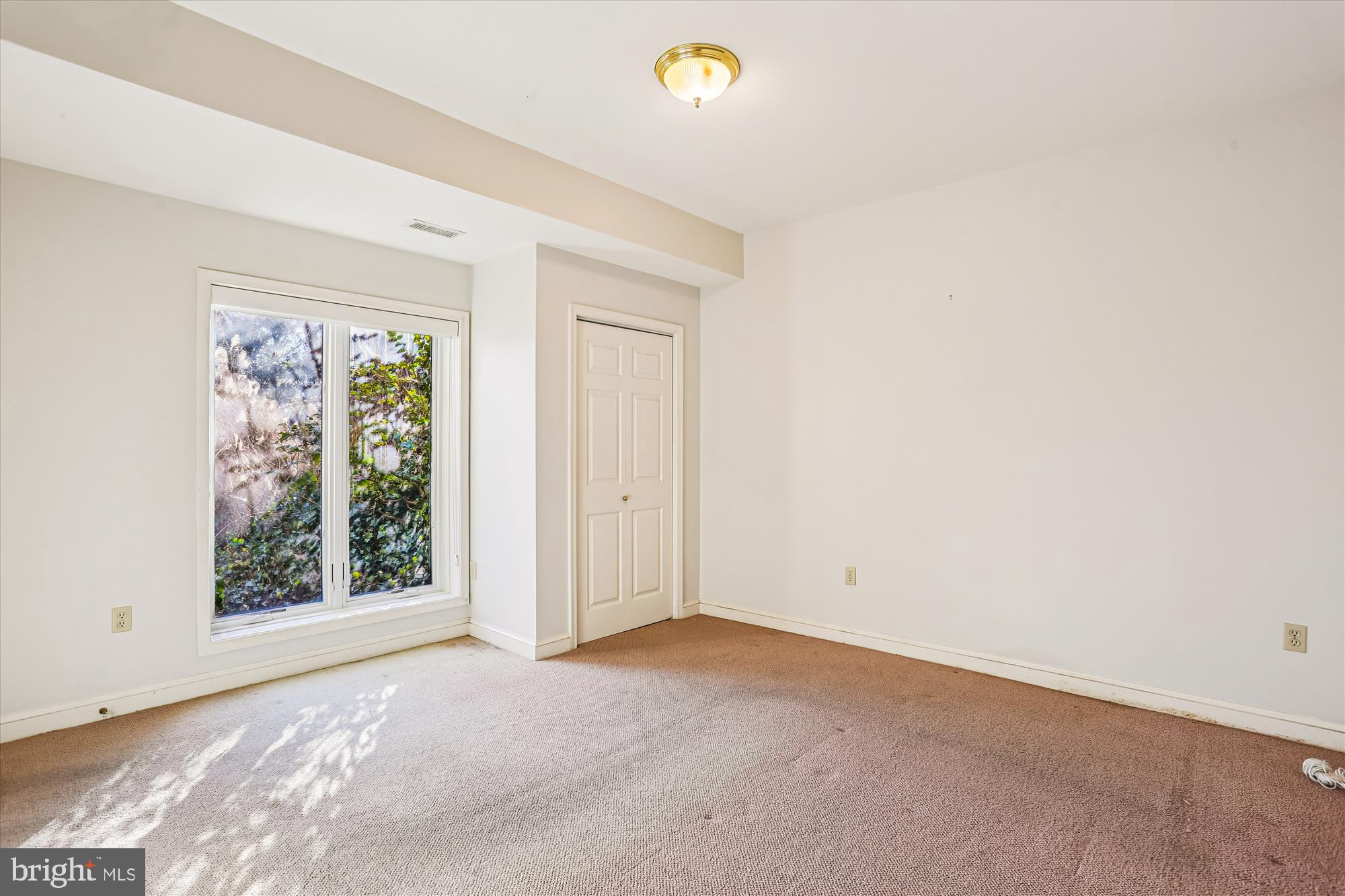 FALCONHURST - Residential