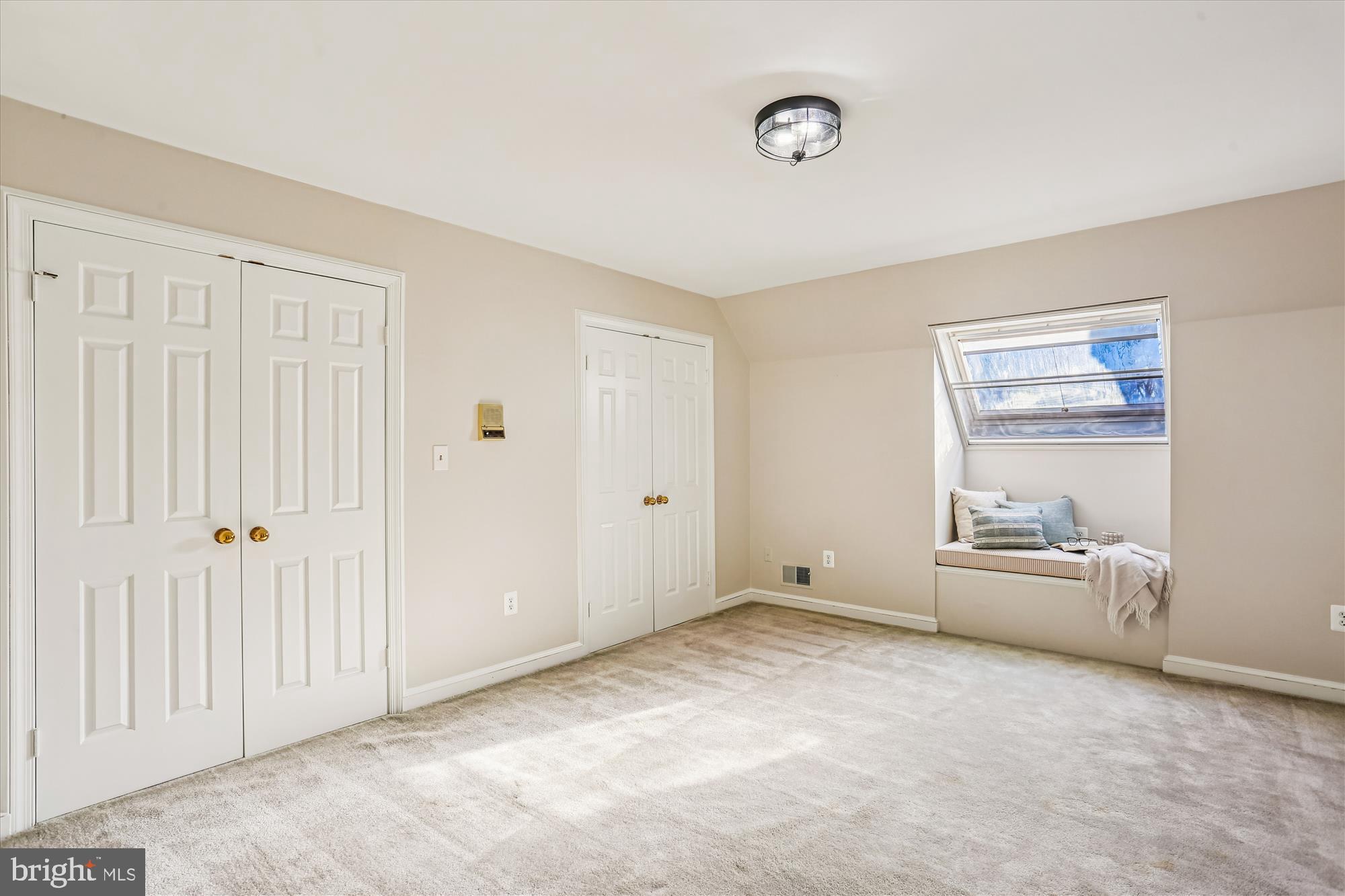 FALCONHURST - Residential