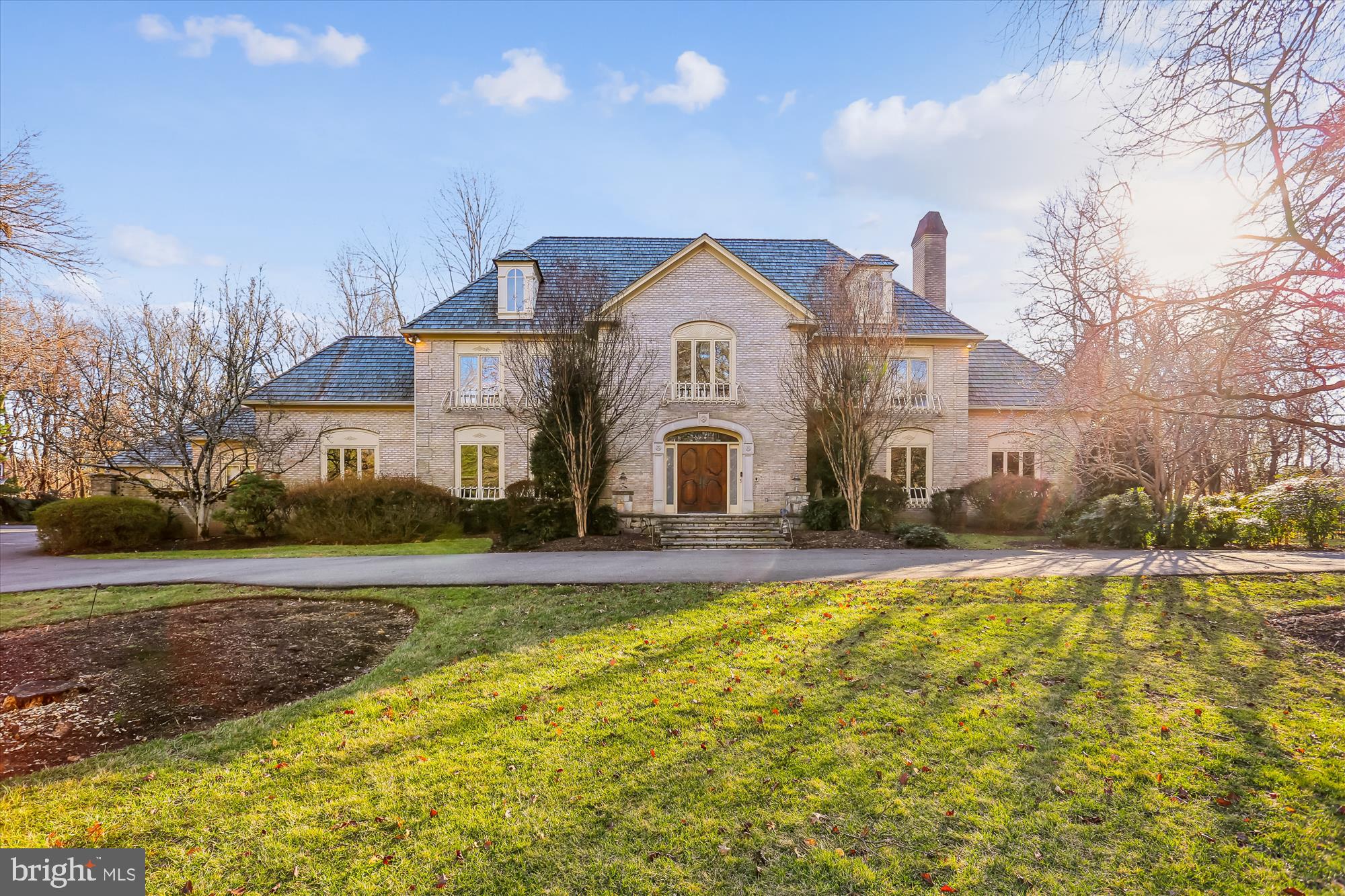 FALCONHURST - Residential