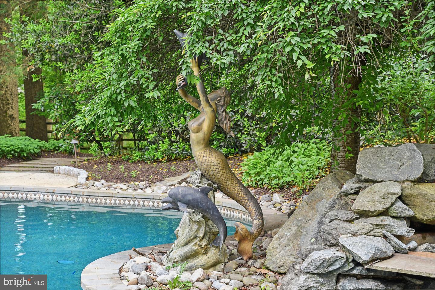 FALCONHURST - Residential