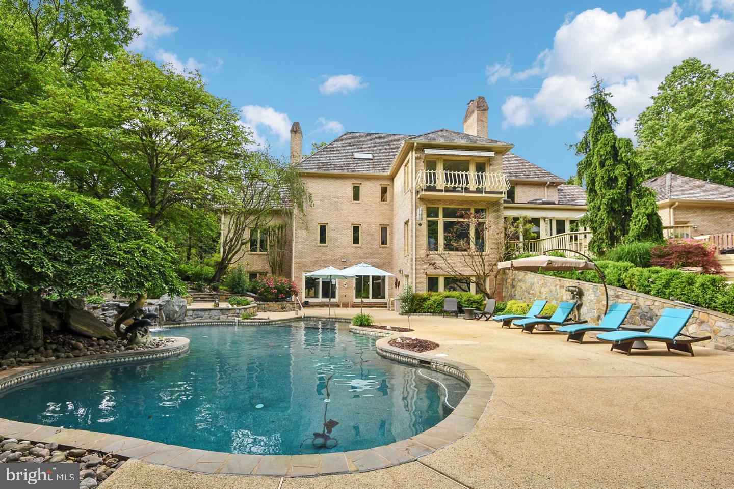 9939 BENTCROSS DRIVE