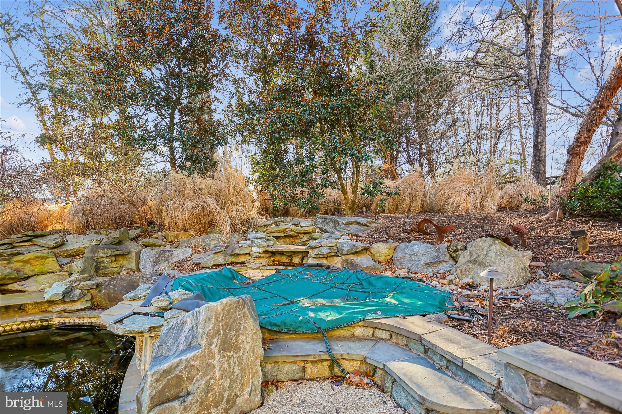 FALCONHURST - Residential