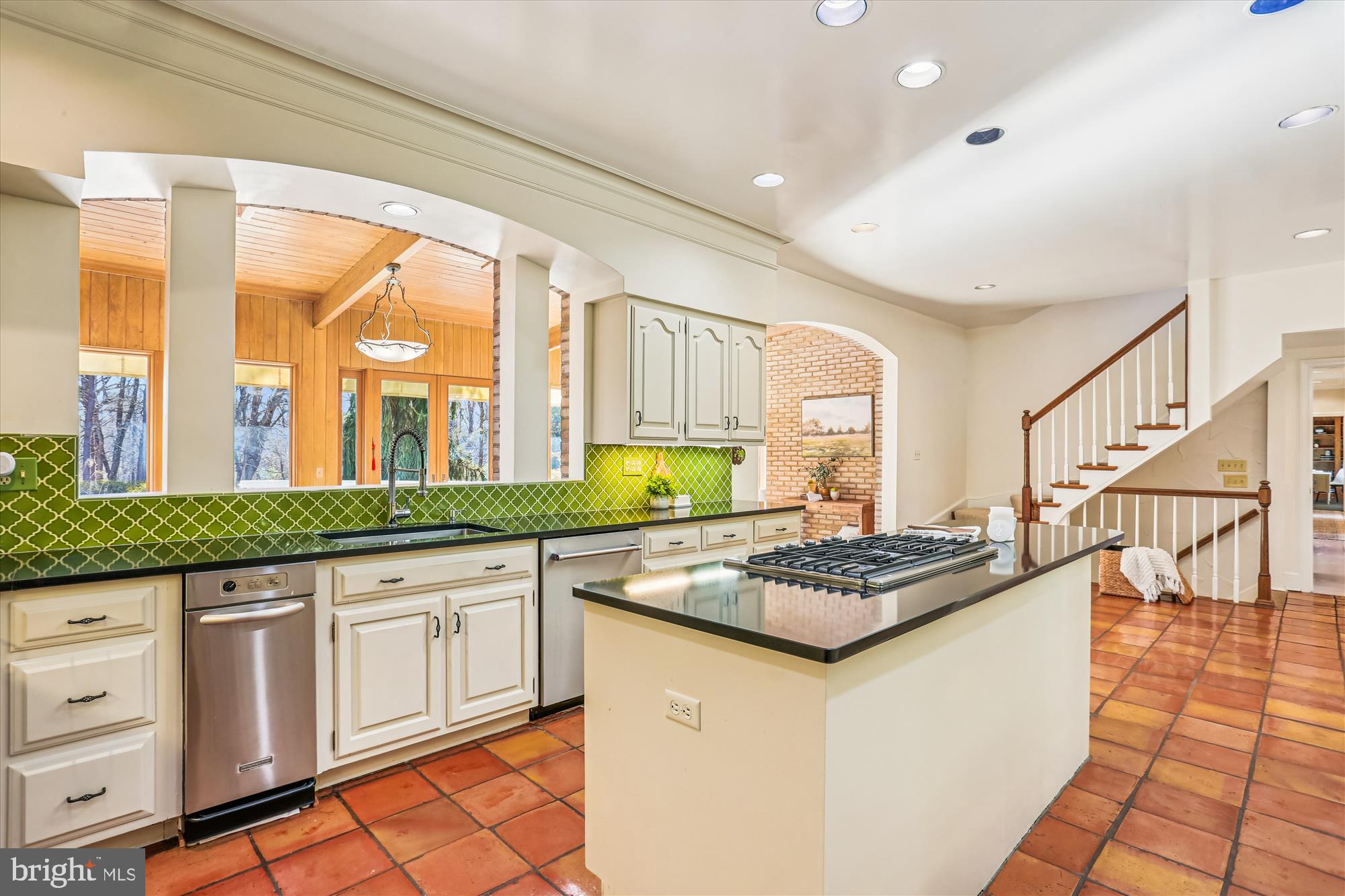 FALCONHURST - Residential