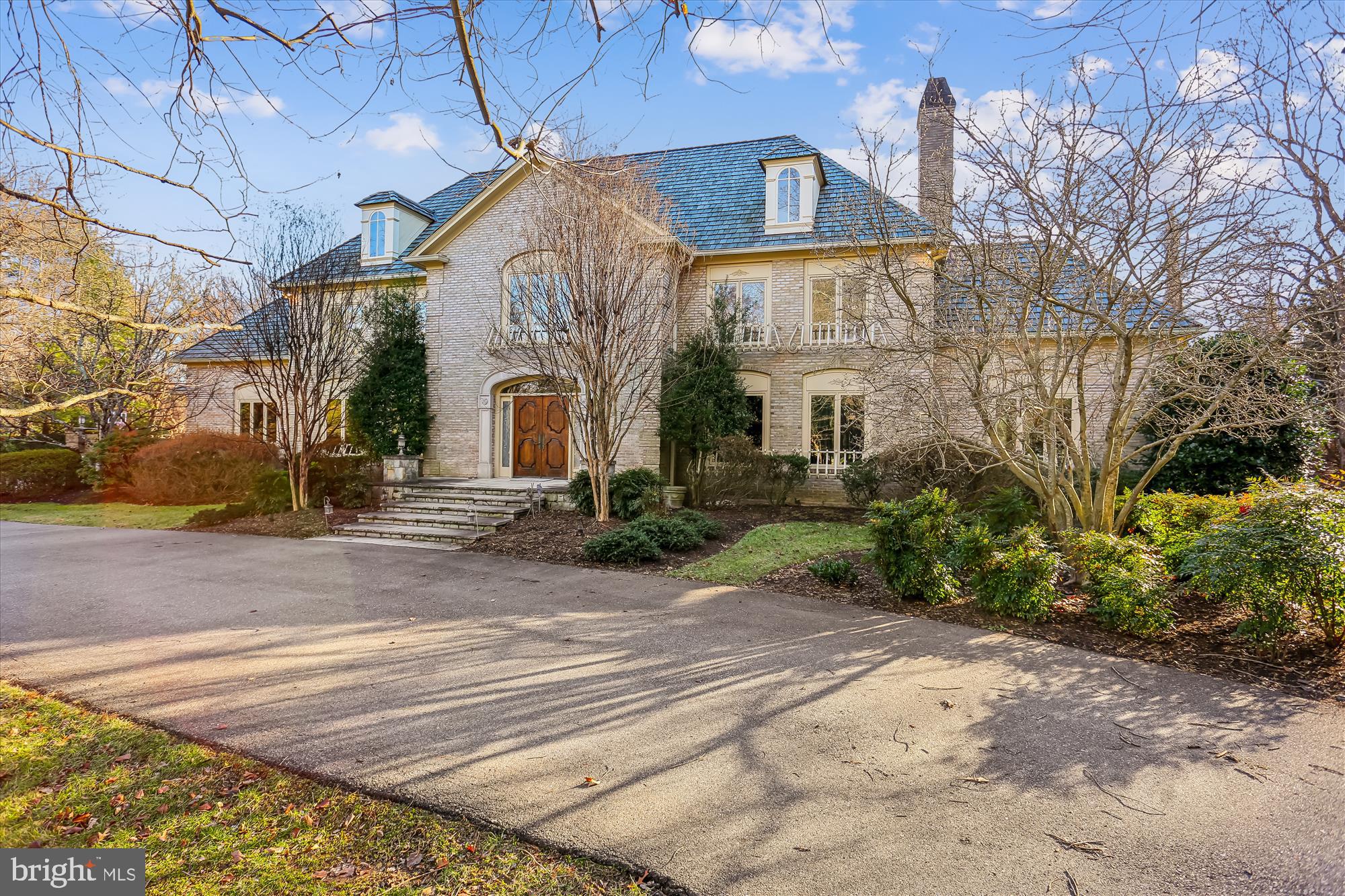 FALCONHURST - Residential