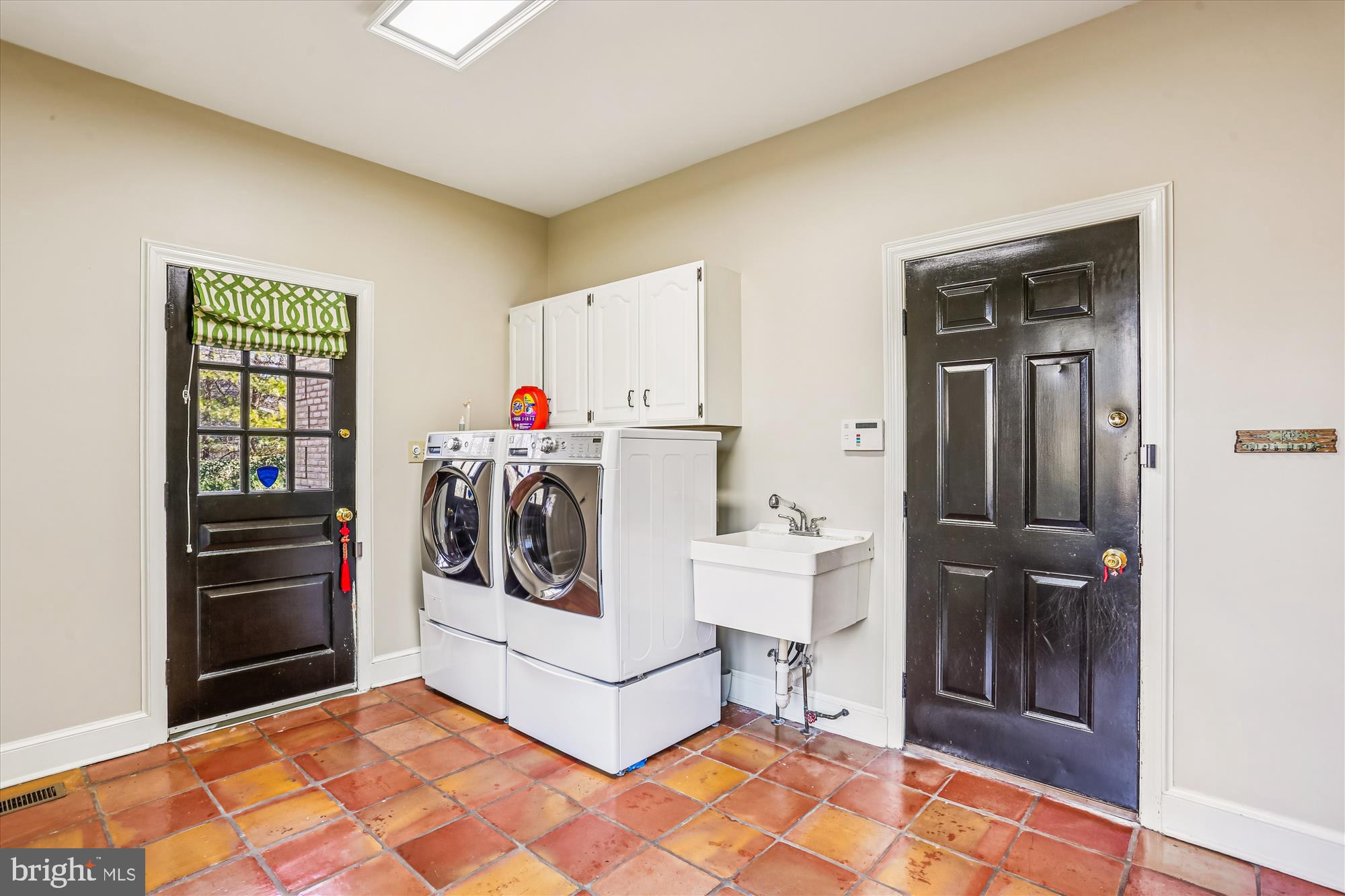 FALCONHURST - Residential