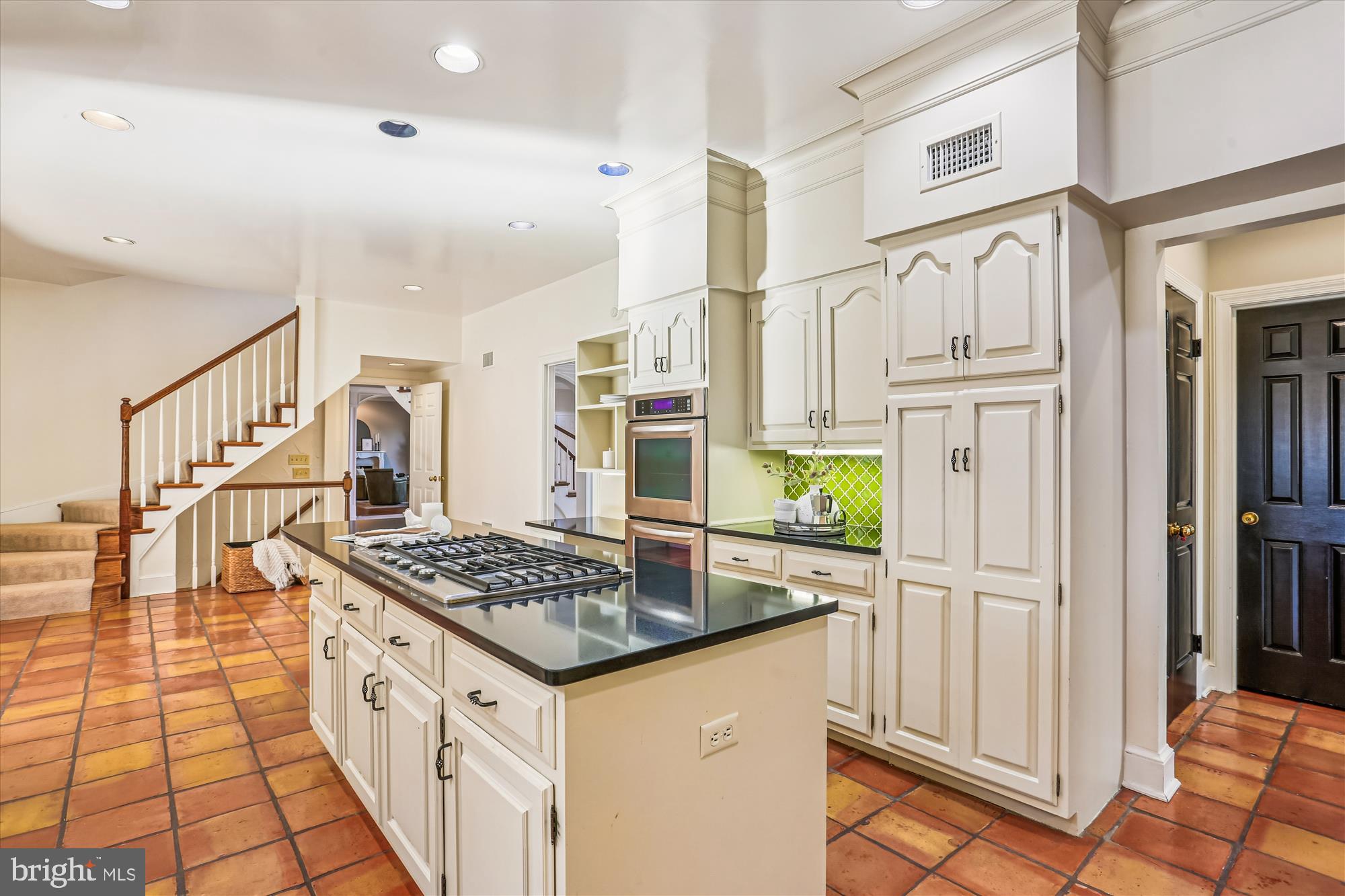 FALCONHURST - Residential