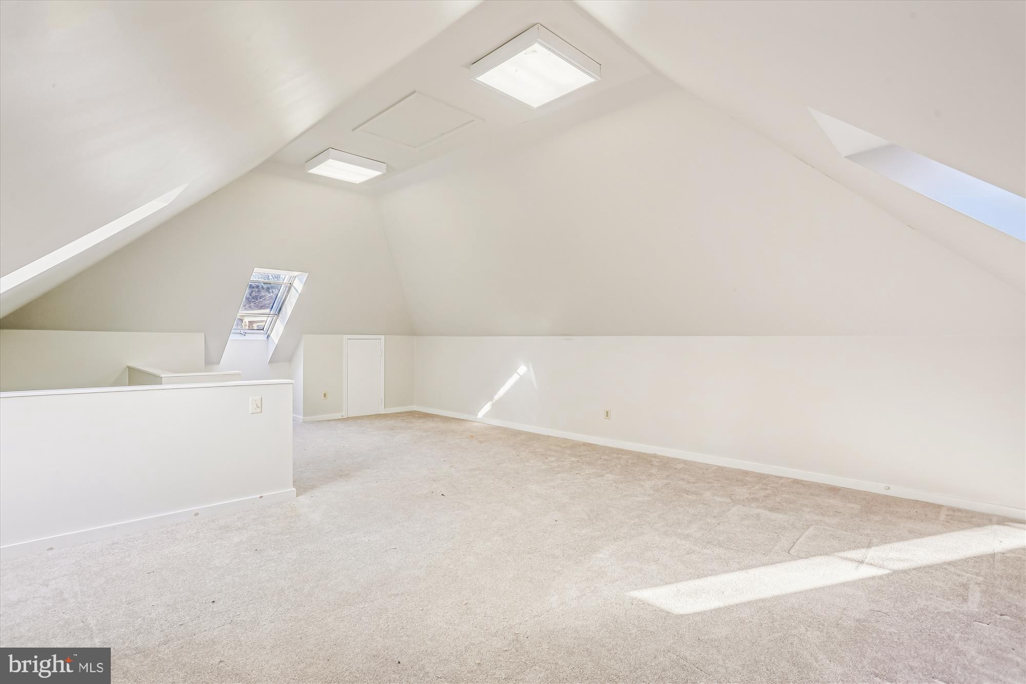 FALCONHURST - Residential