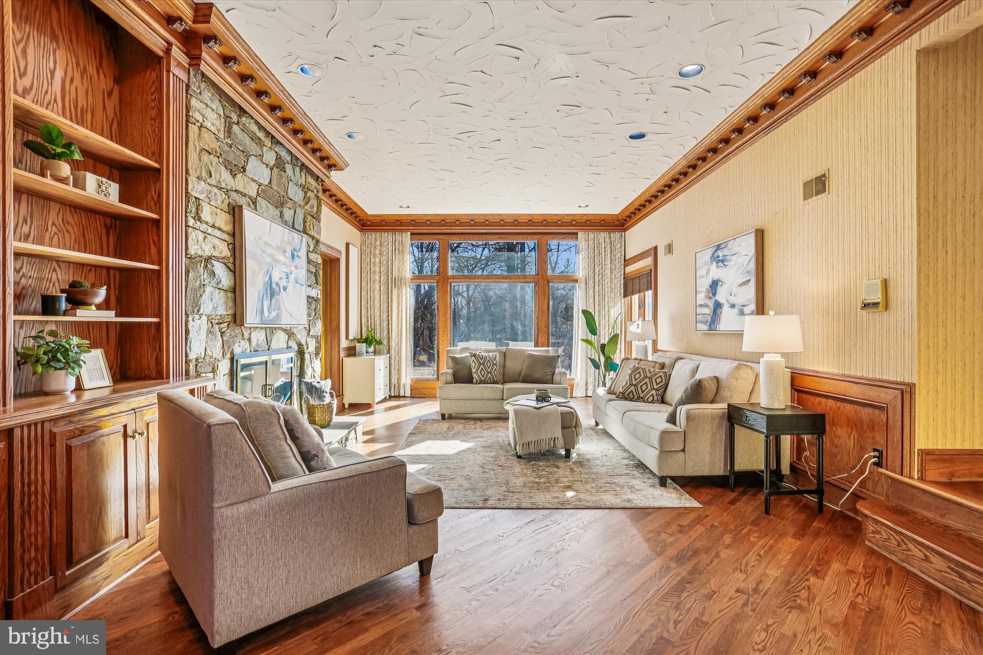 FALCONHURST - Residential