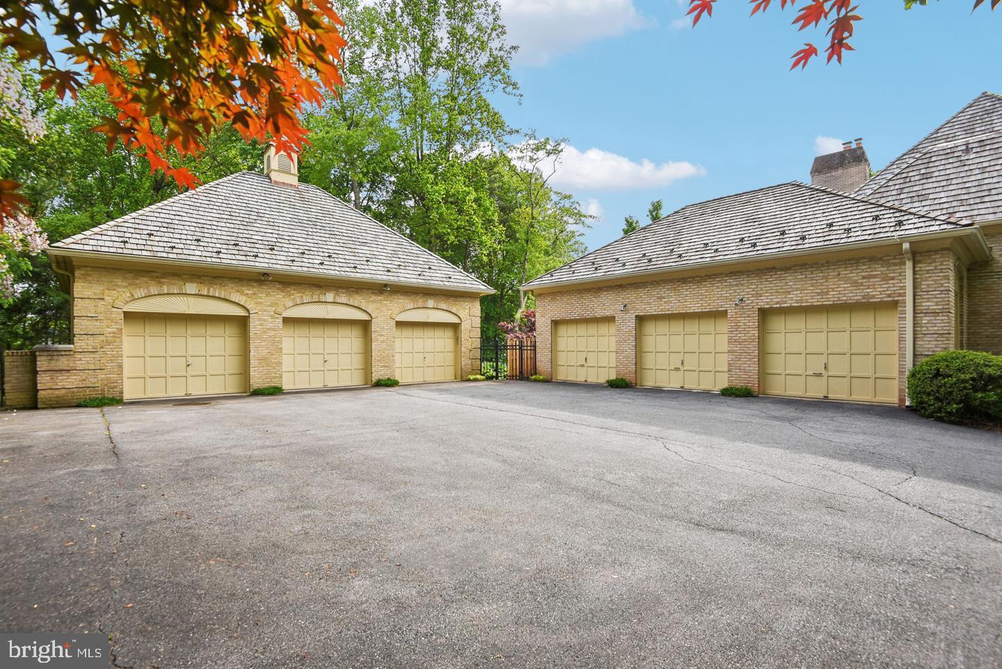 9939 BENTCROSS DRIVE