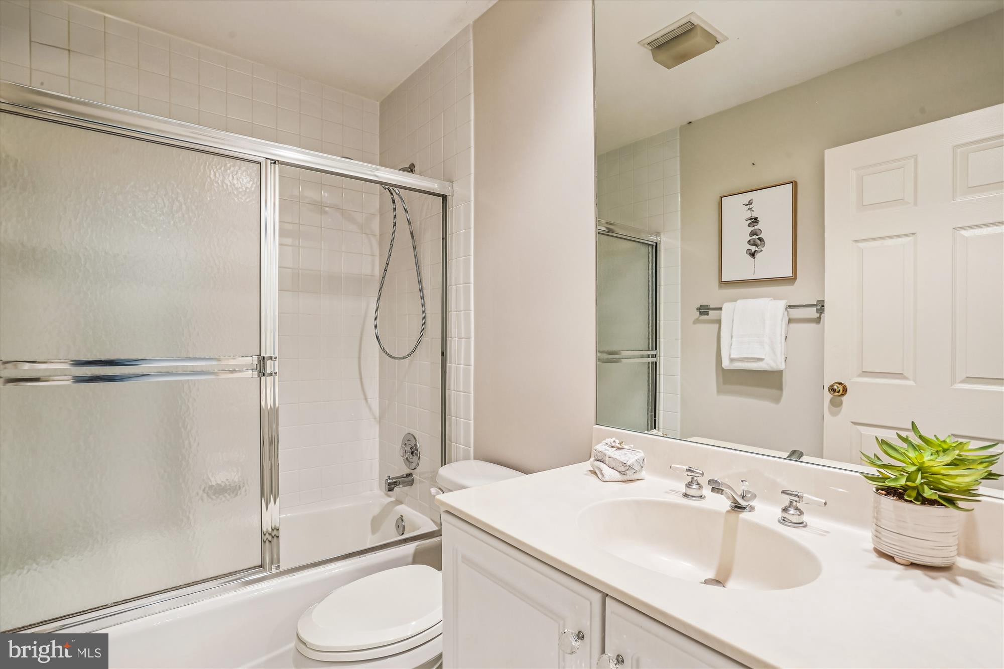 FALCONHURST - Residential