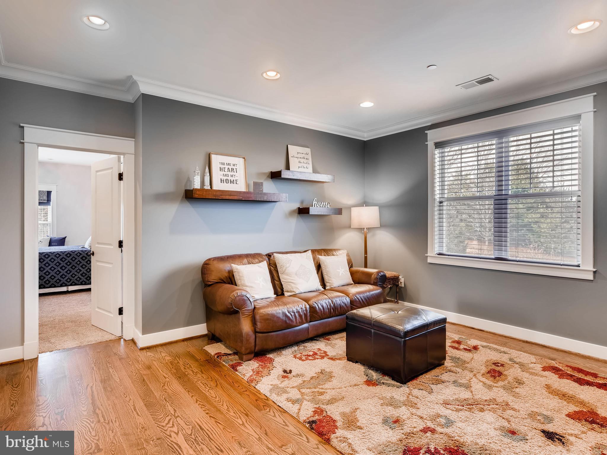 BRIAR KNOLL - Residential