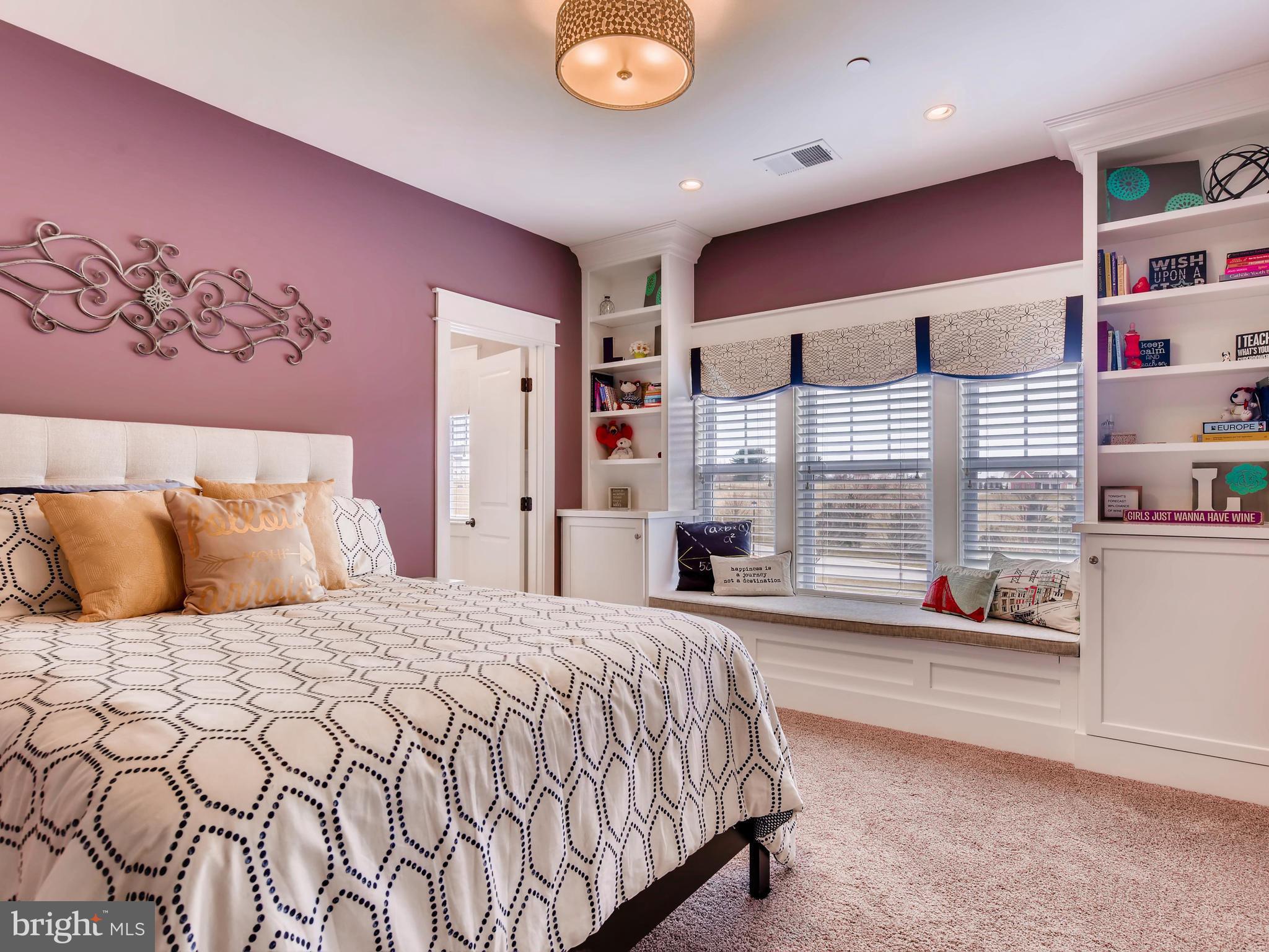 BRIAR KNOLL - Residential