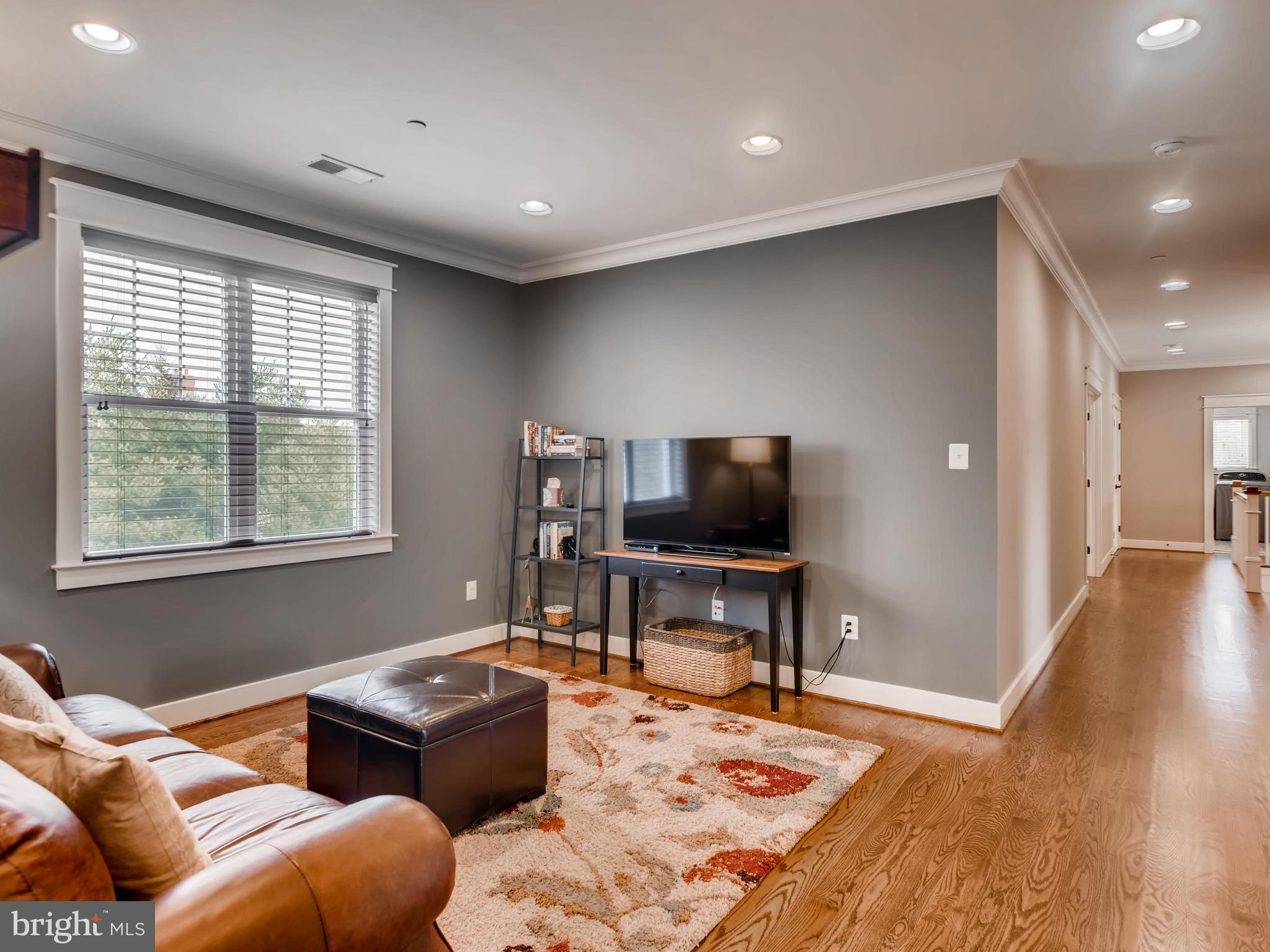 BRIAR KNOLL - Residential