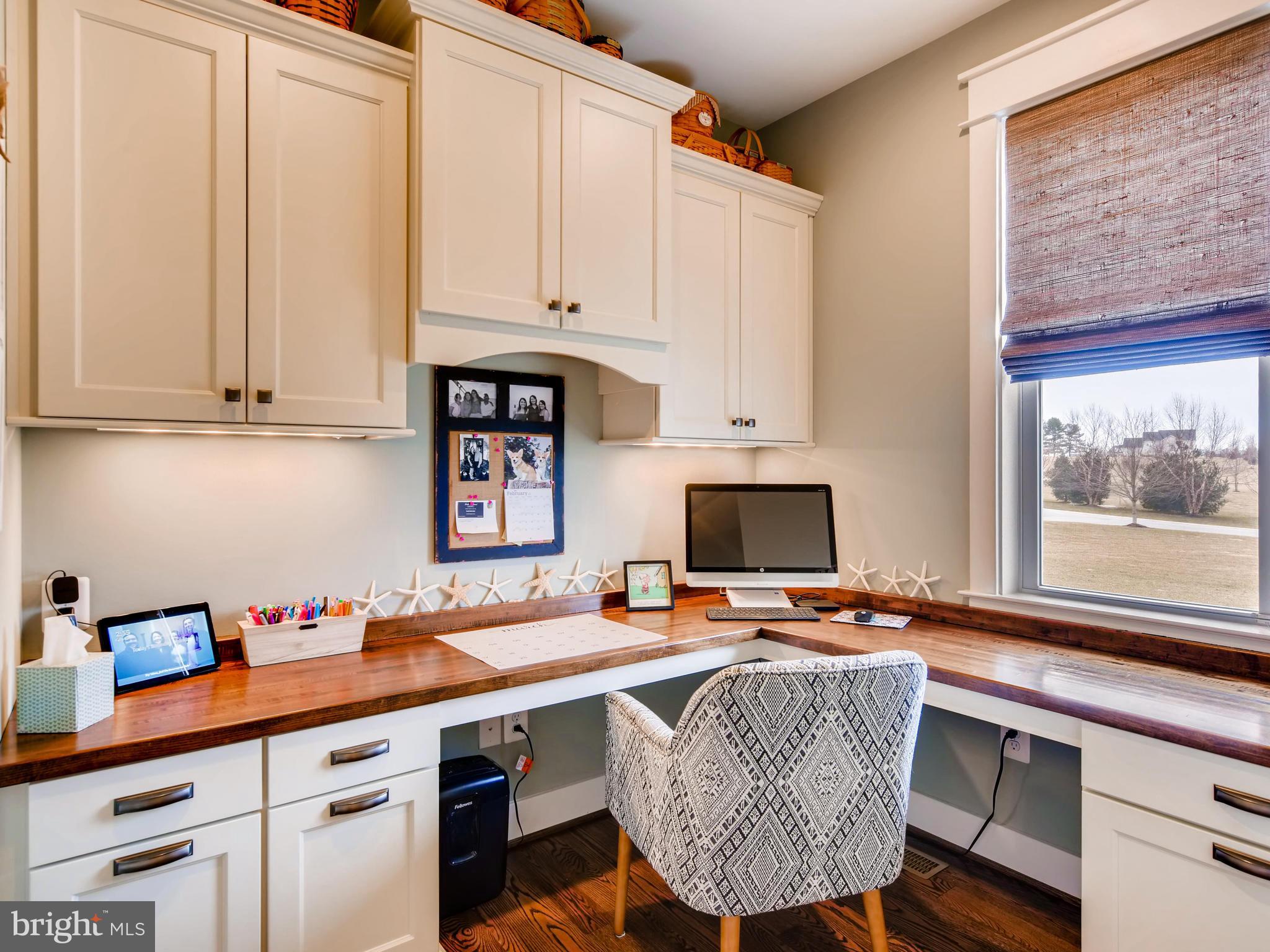 BRIAR KNOLL - Residential