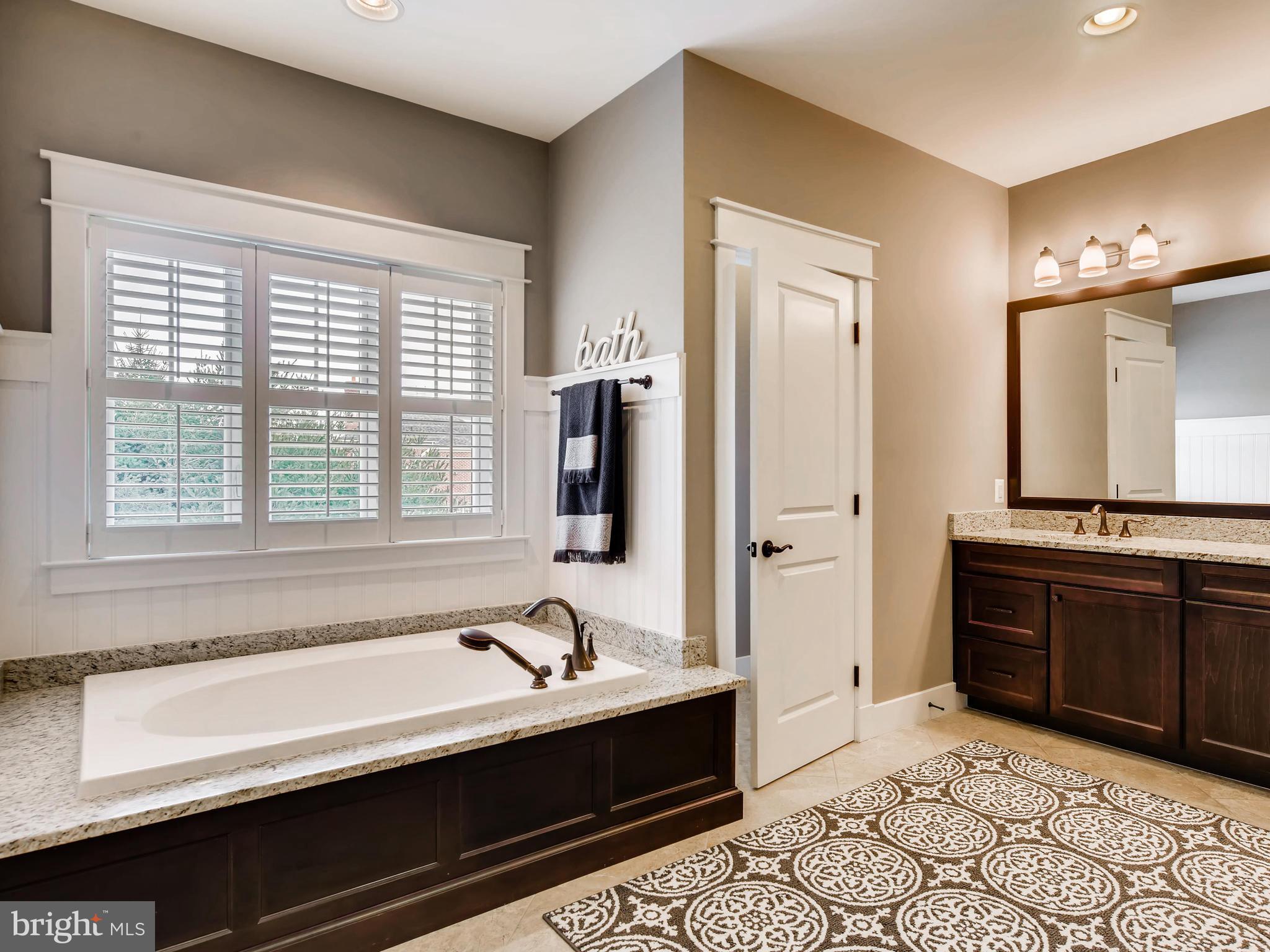 BRIAR KNOLL - Residential