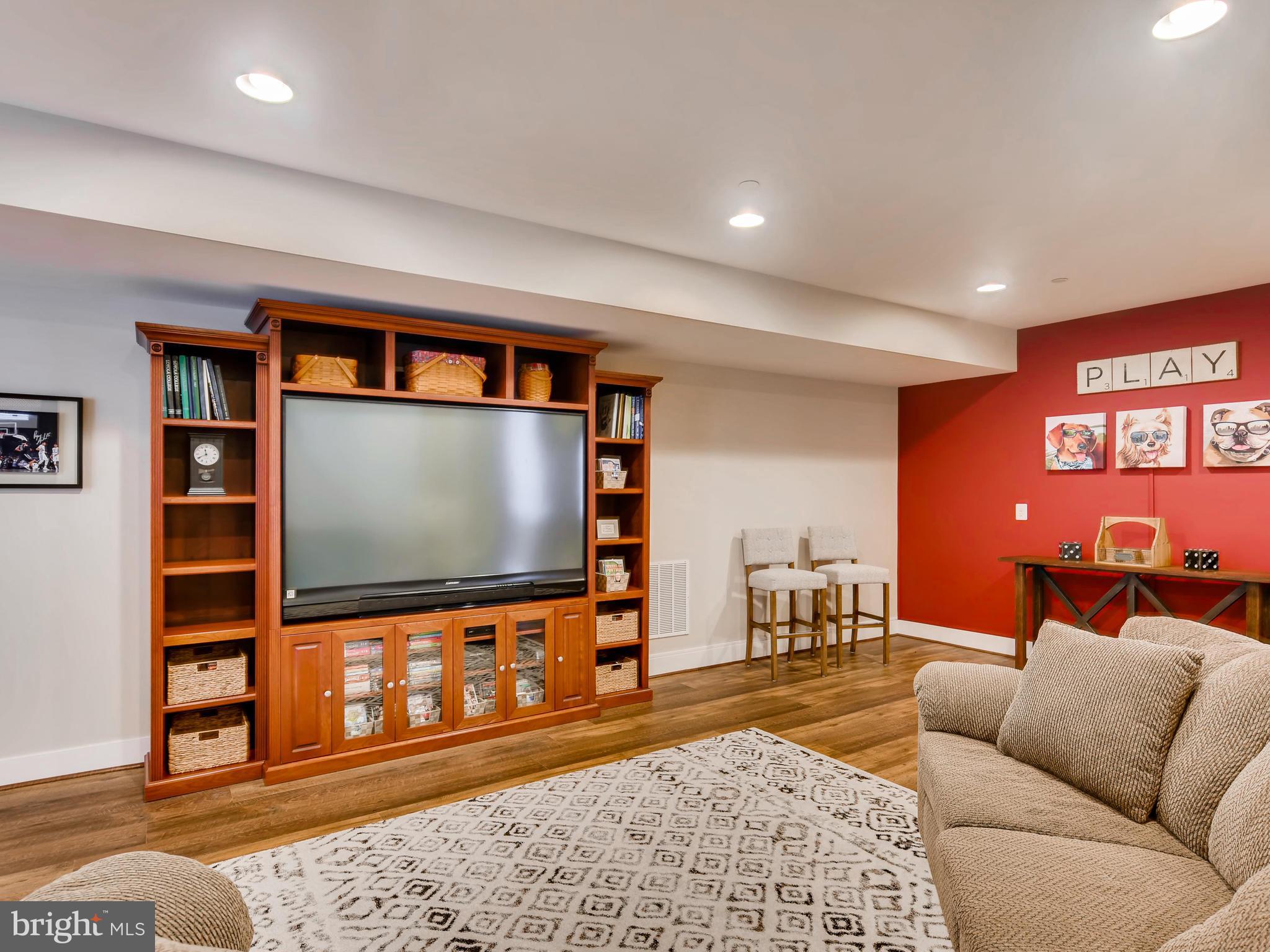 BRIAR KNOLL - Residential