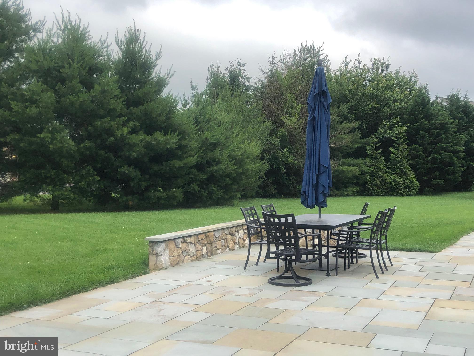 BRIAR KNOLL - Residential