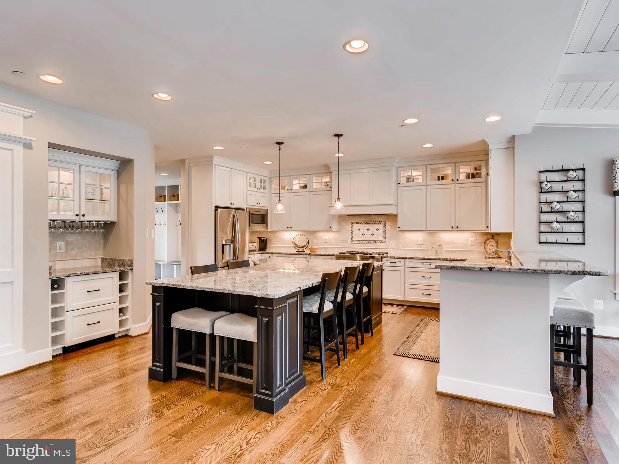 BRIAR KNOLL - Residential