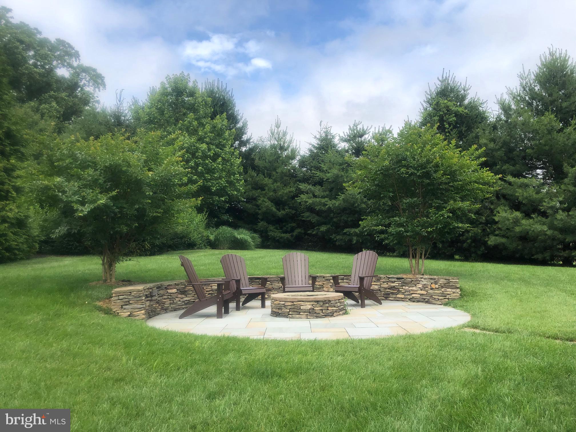 BRIAR KNOLL - Residential