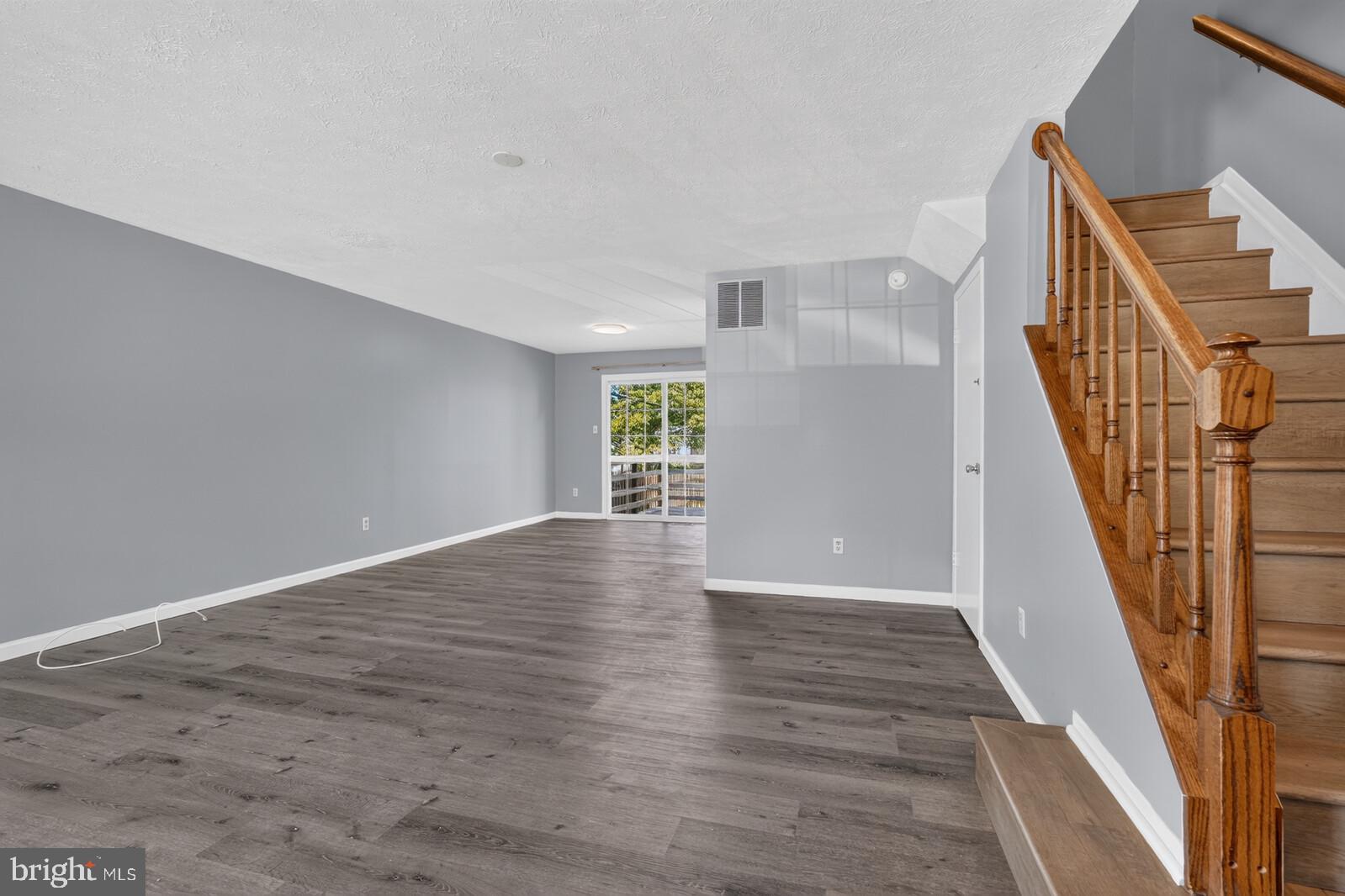 12 HALLVIEW COURT