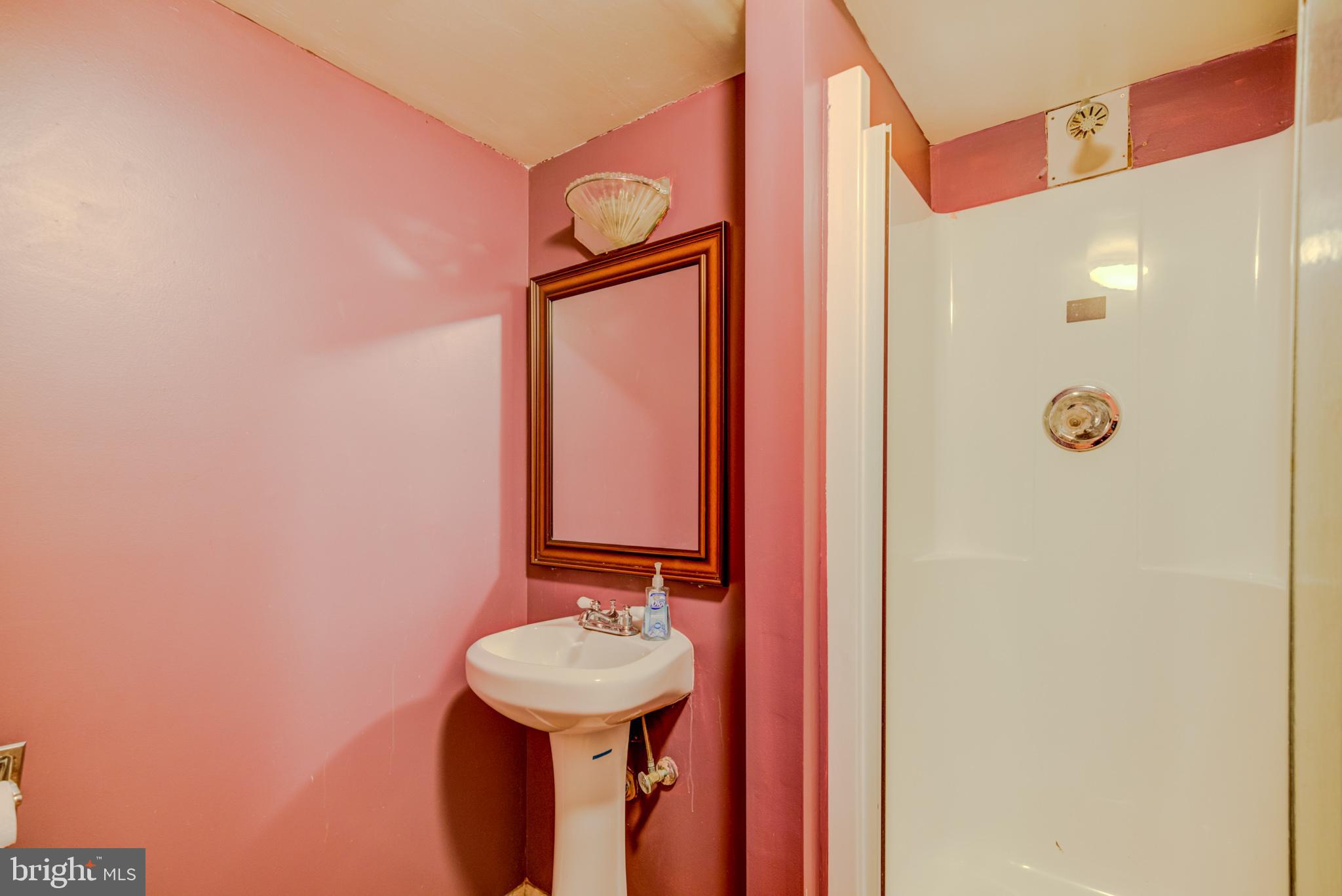 NEWINGTON FOREST - Residential