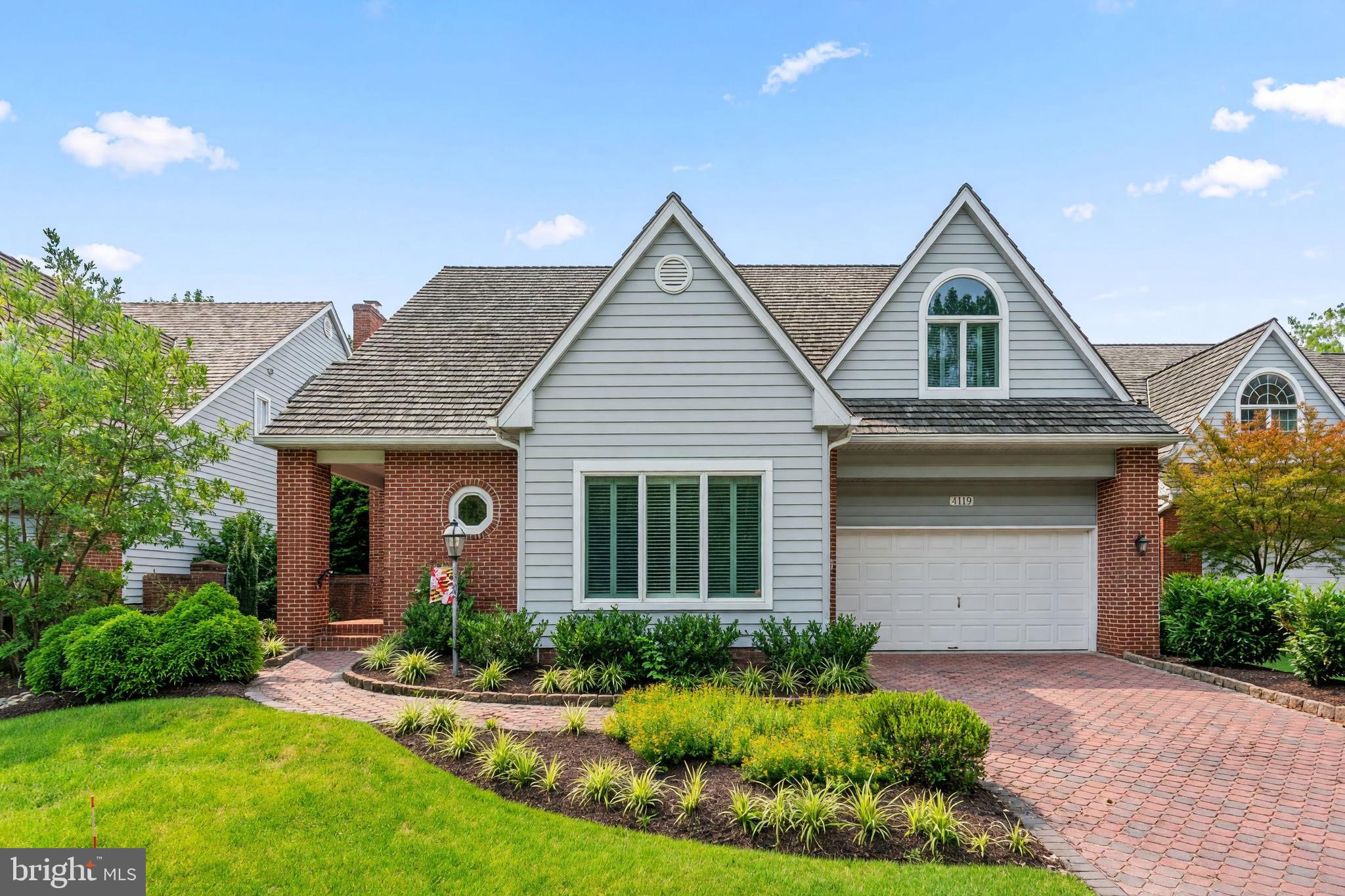 11210 SHADOWMERE MEWS
