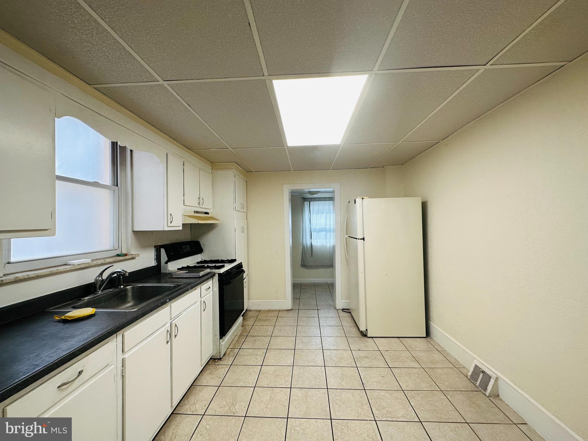 2438 S PHILIP STREET