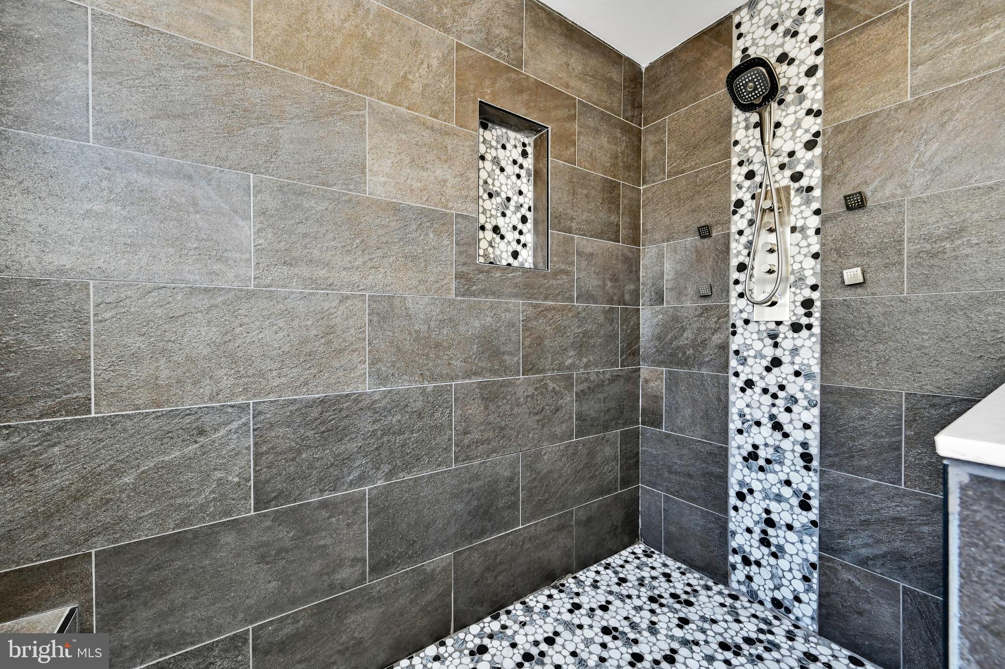 ASHCOMBE FARMS - Residential