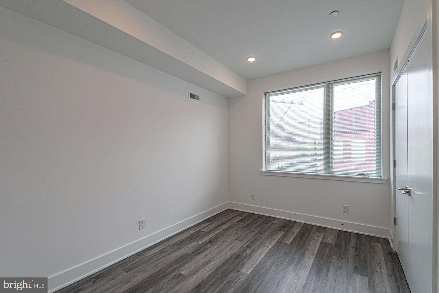 1245 RIDGE AVENUE UNIT 301