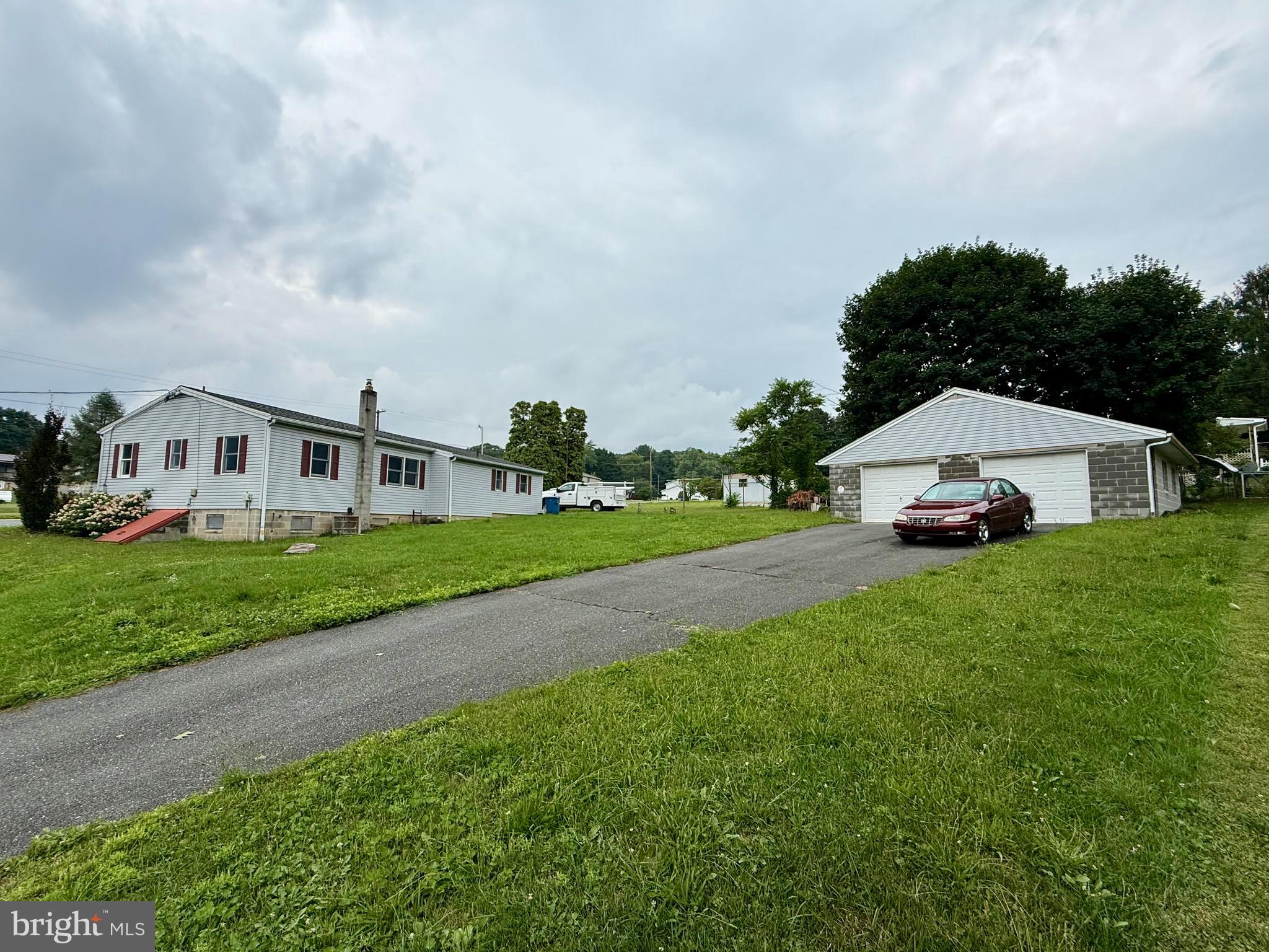 29 ELM AVENUE