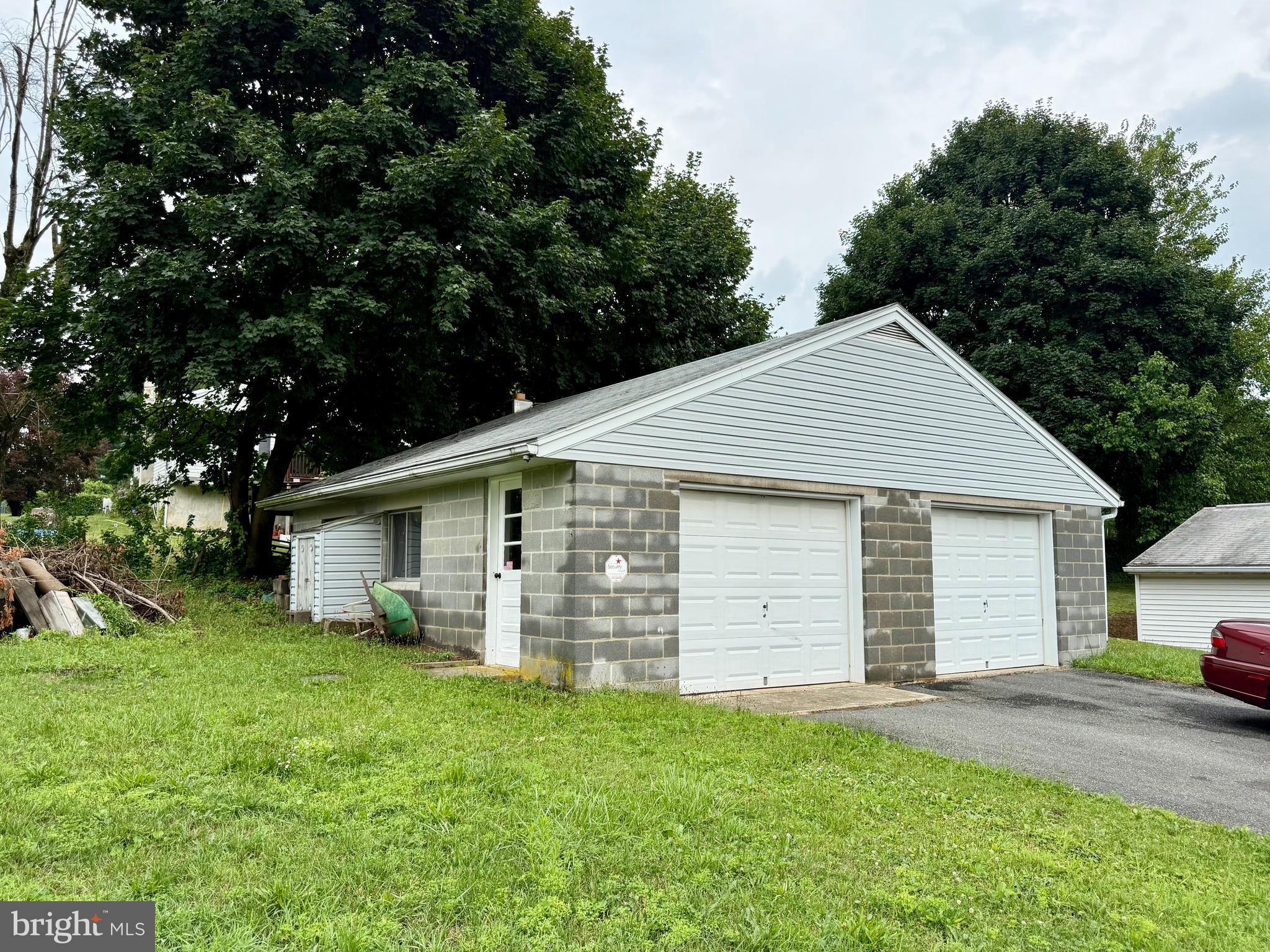 29 ELM AVENUE