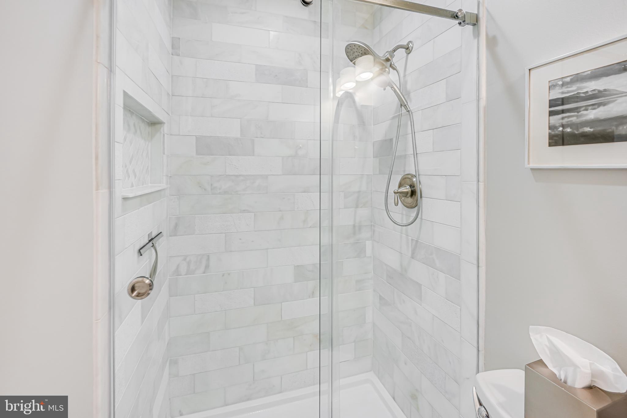 LONDON TOWNE - Residential