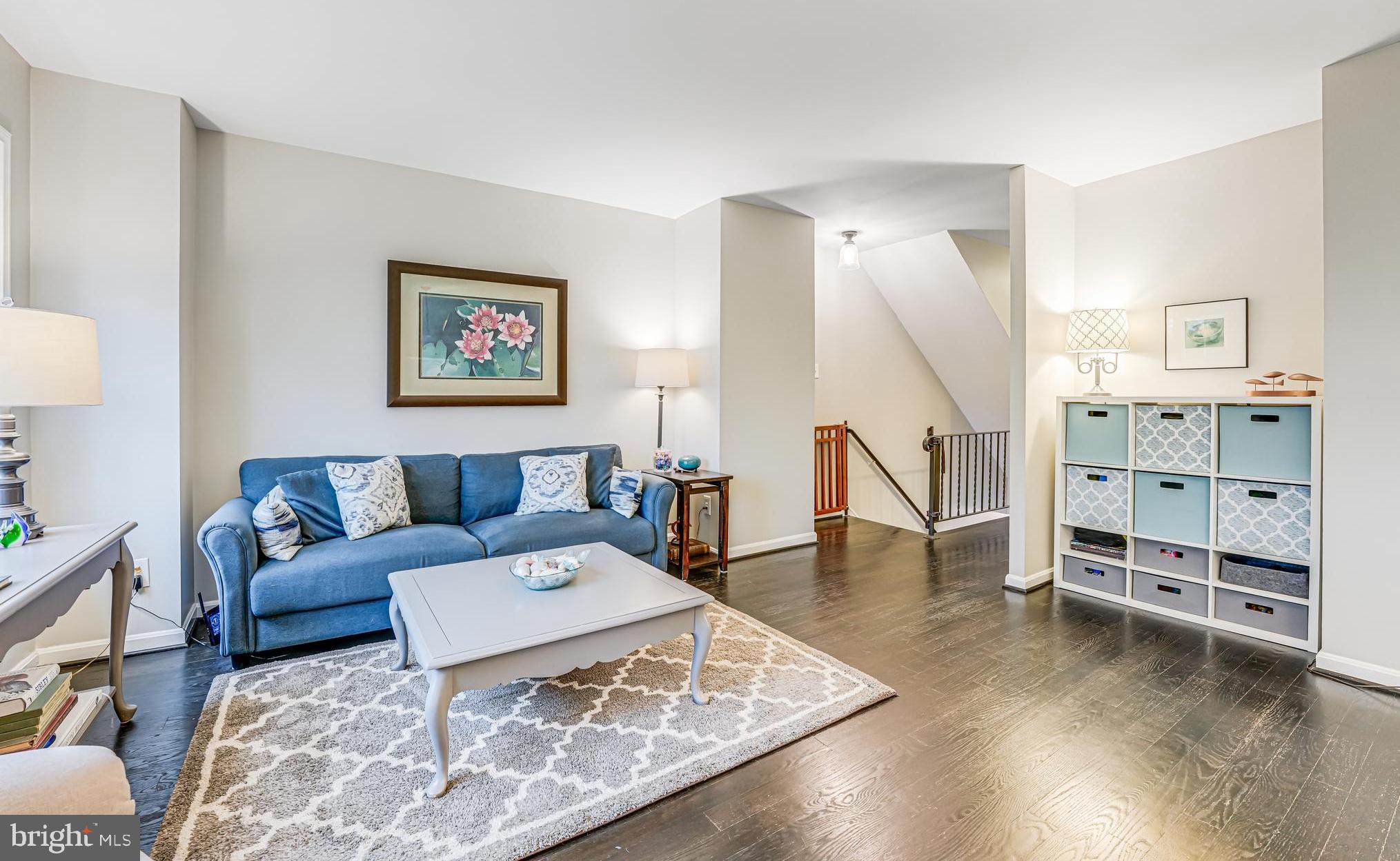 LONDON TOWNE - Residential