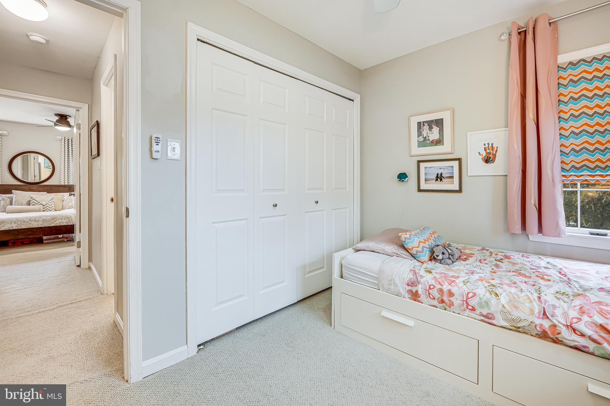 LONDON TOWNE - Residential