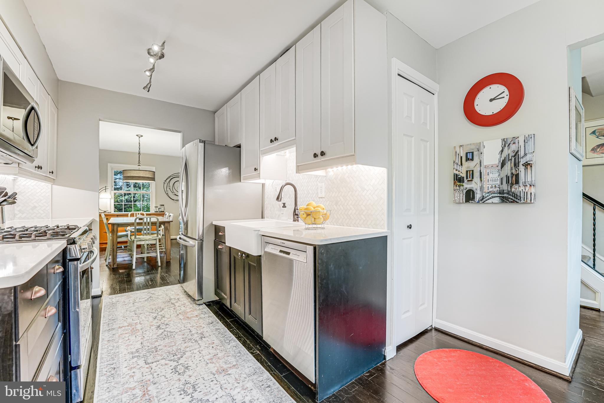 LONDON TOWNE - Residential