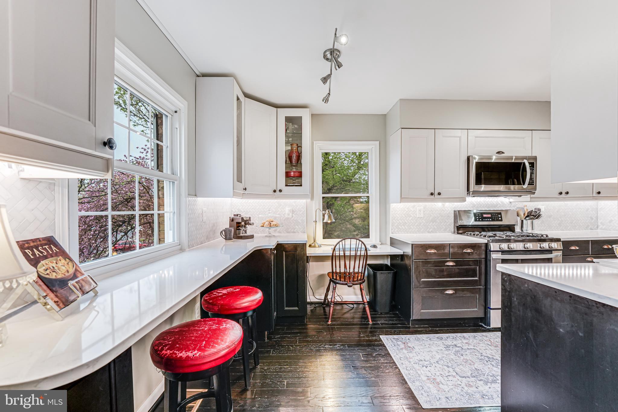 LONDON TOWNE - Residential